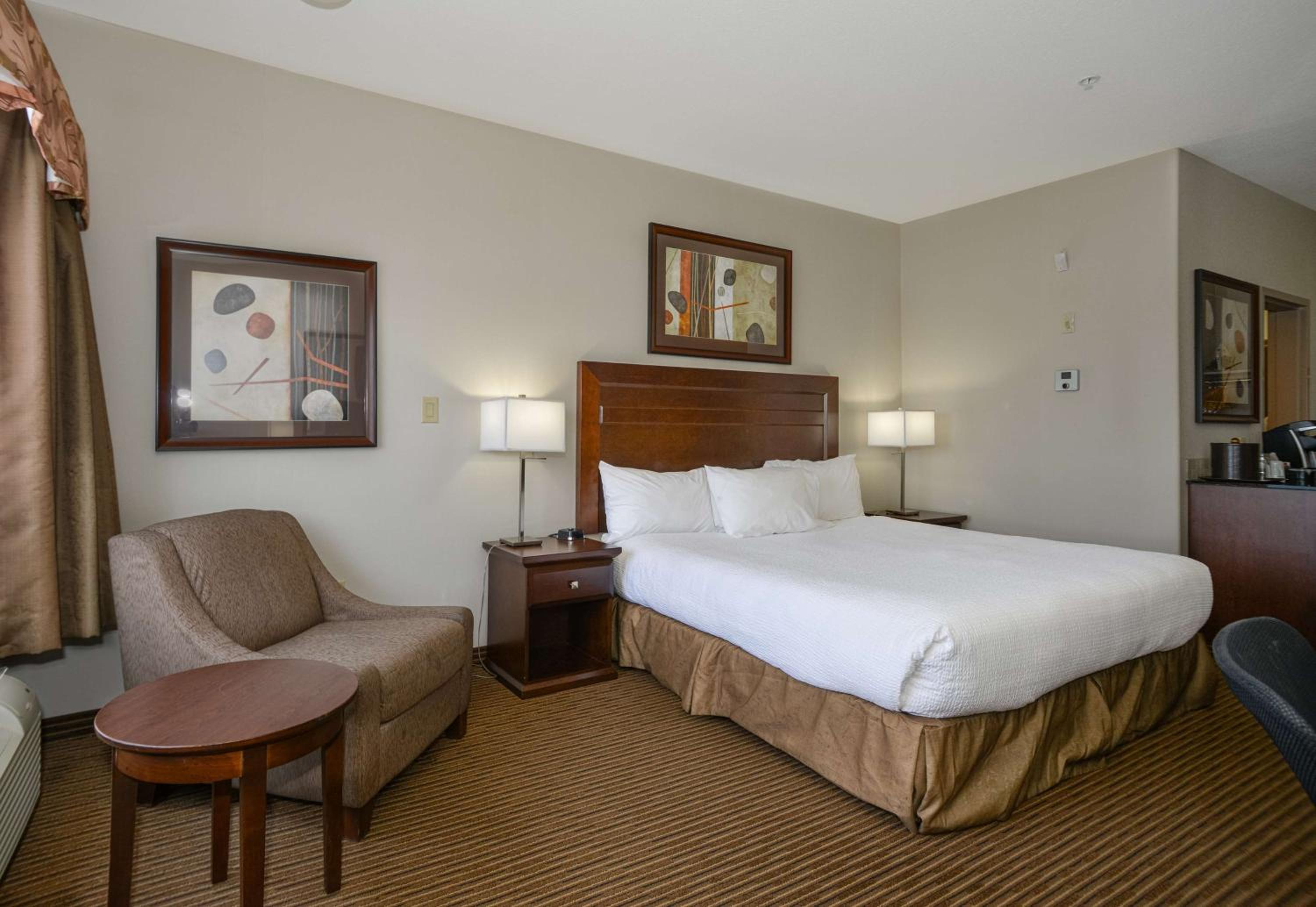 Standard King Room photo 1