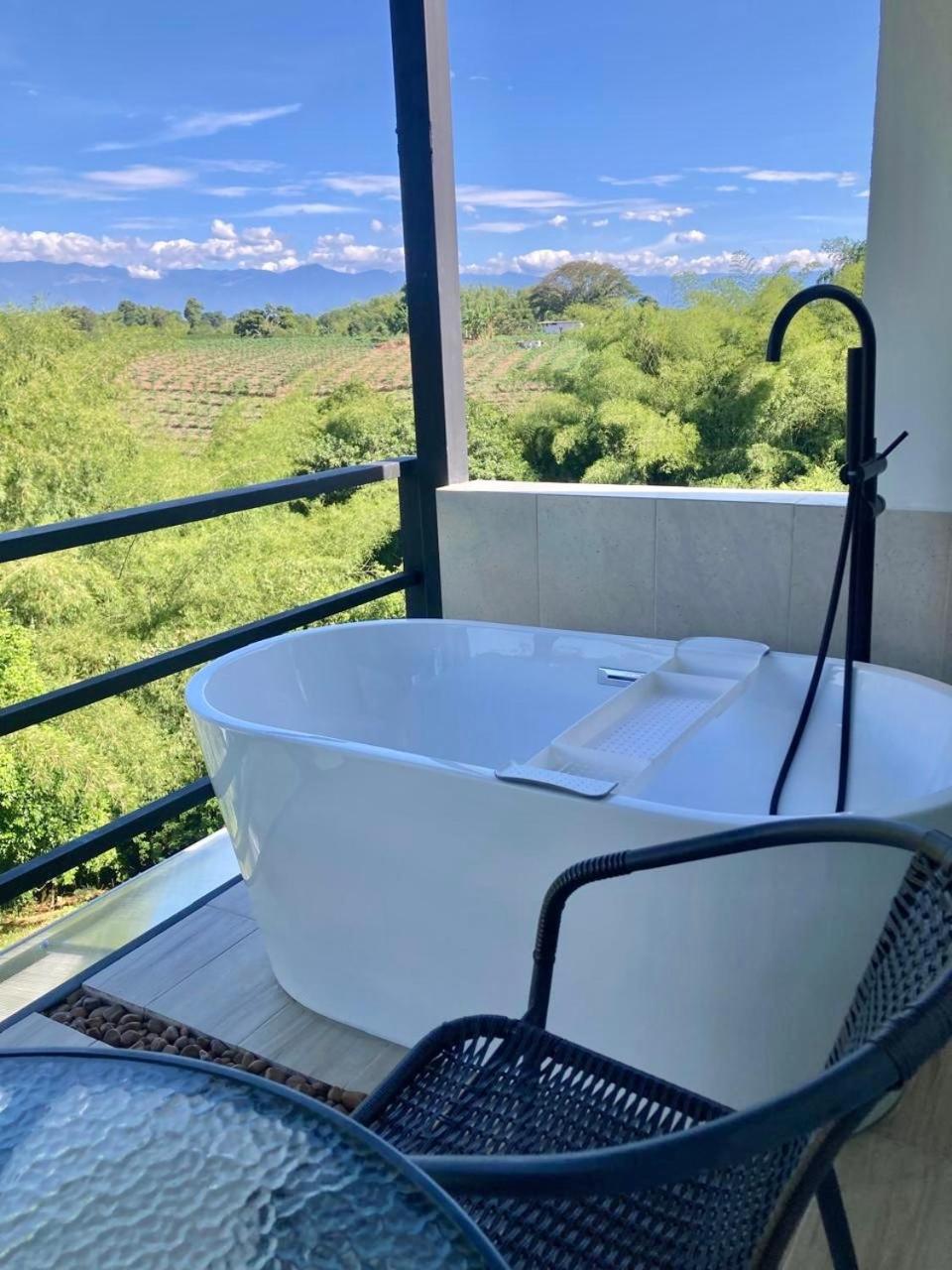 King Suite with Balcony photo 3