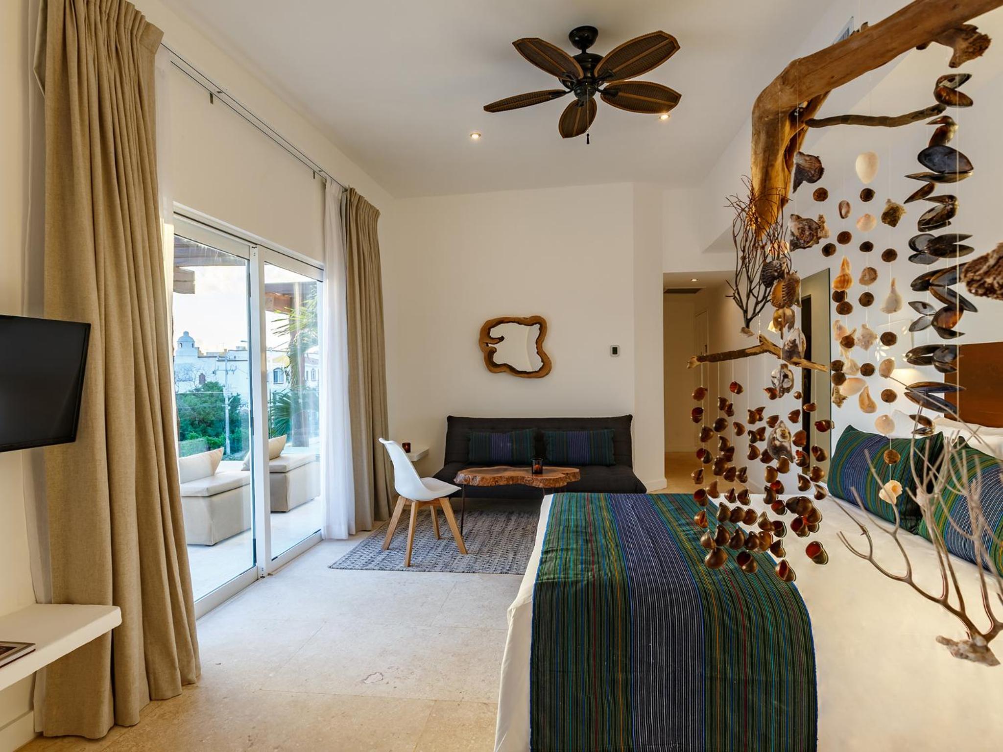 Junior Suite with Terrace and City view