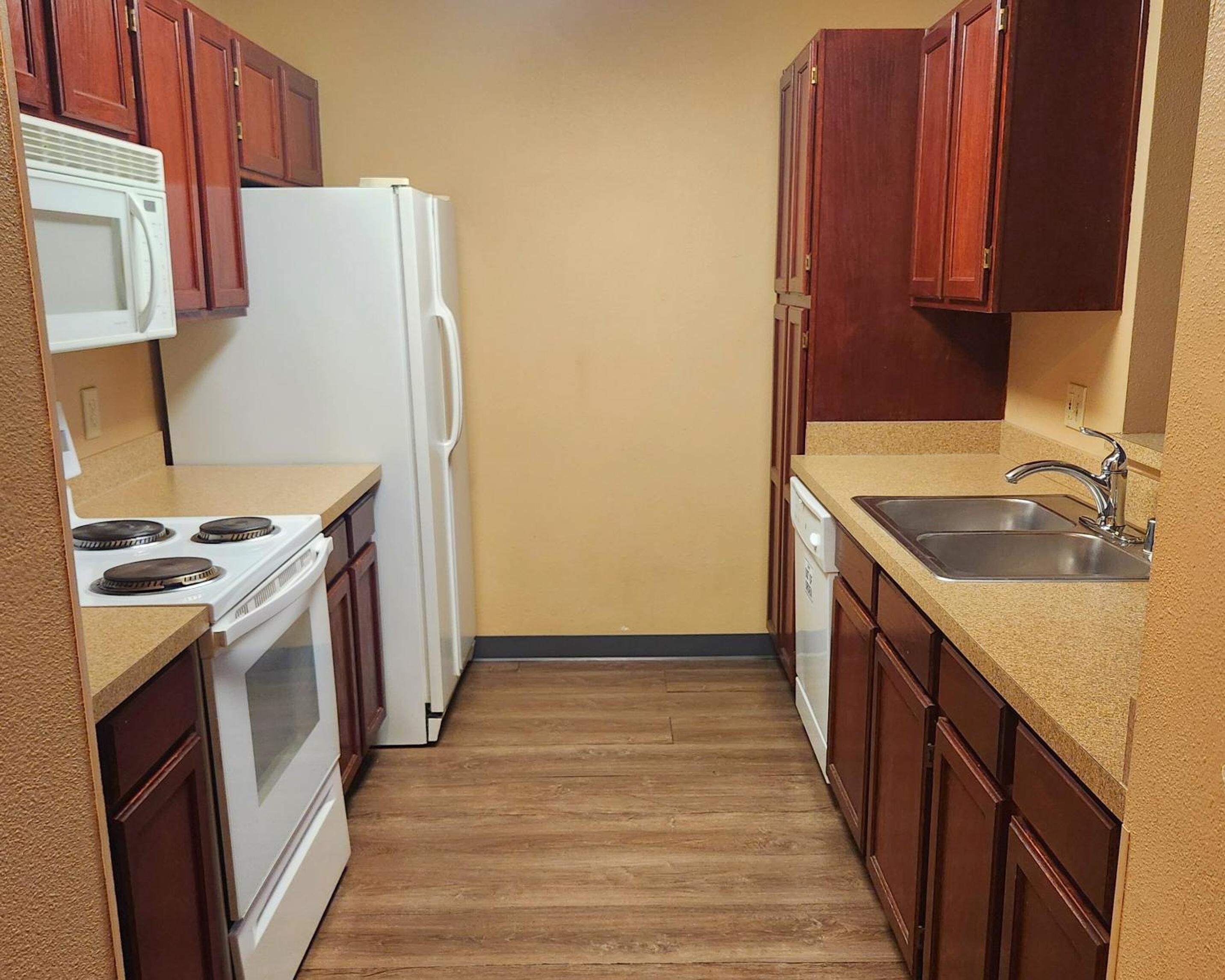 Efficiency Family Suite - Non-Smoking  - Photo 4