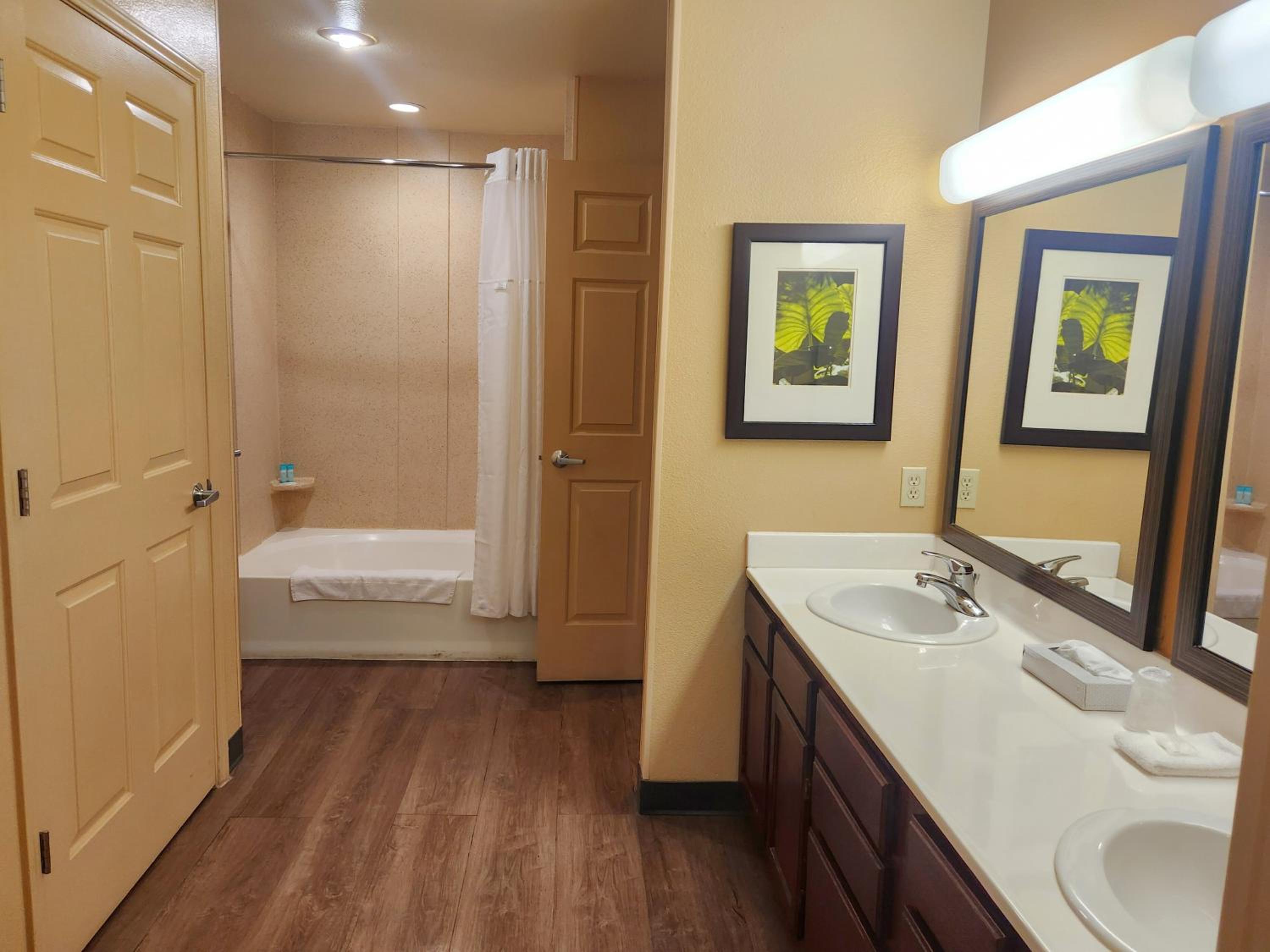 Efficiency Family Suite - Non-Smoking  - Photo 3