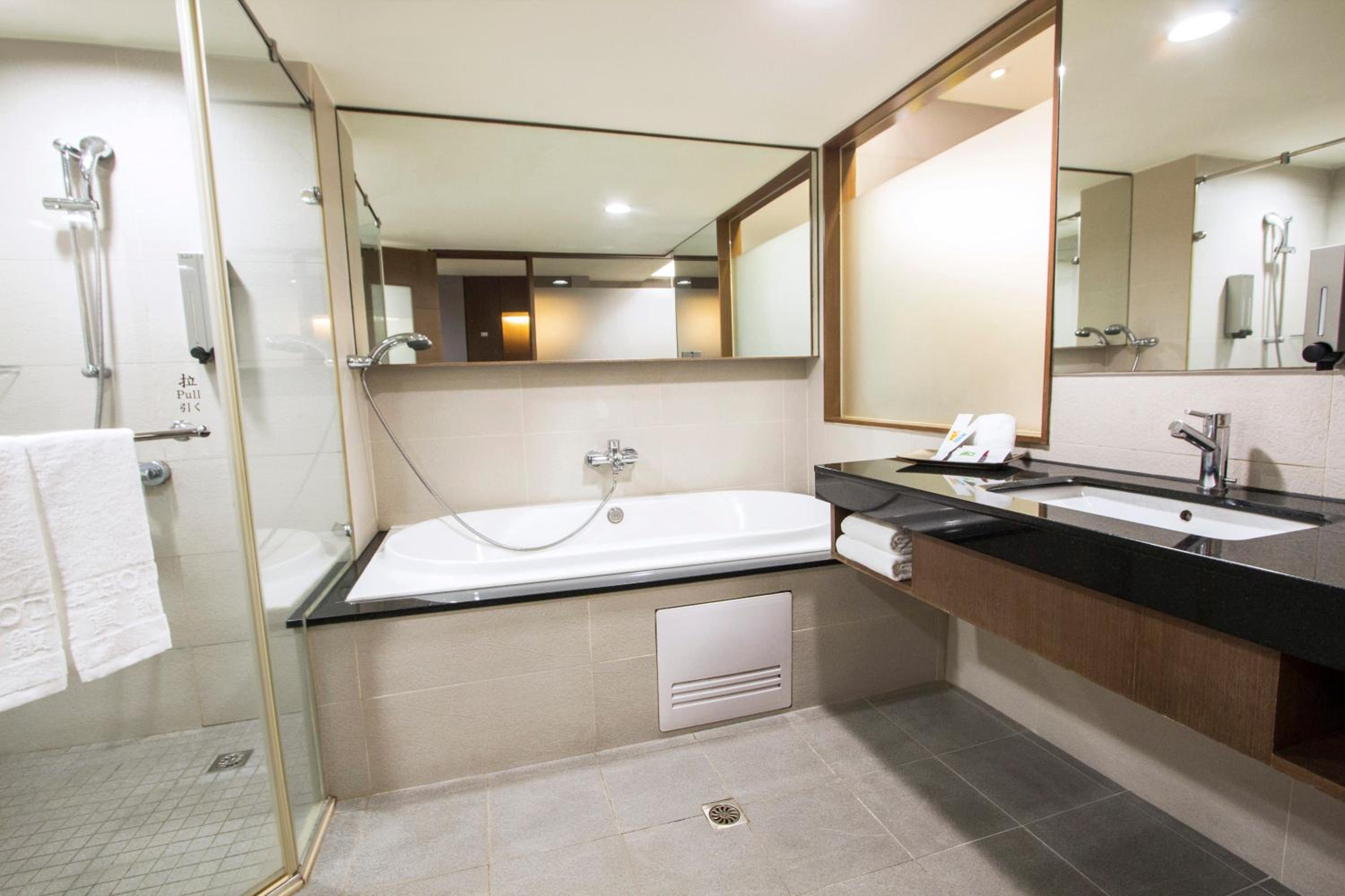 Twin Room with Bath