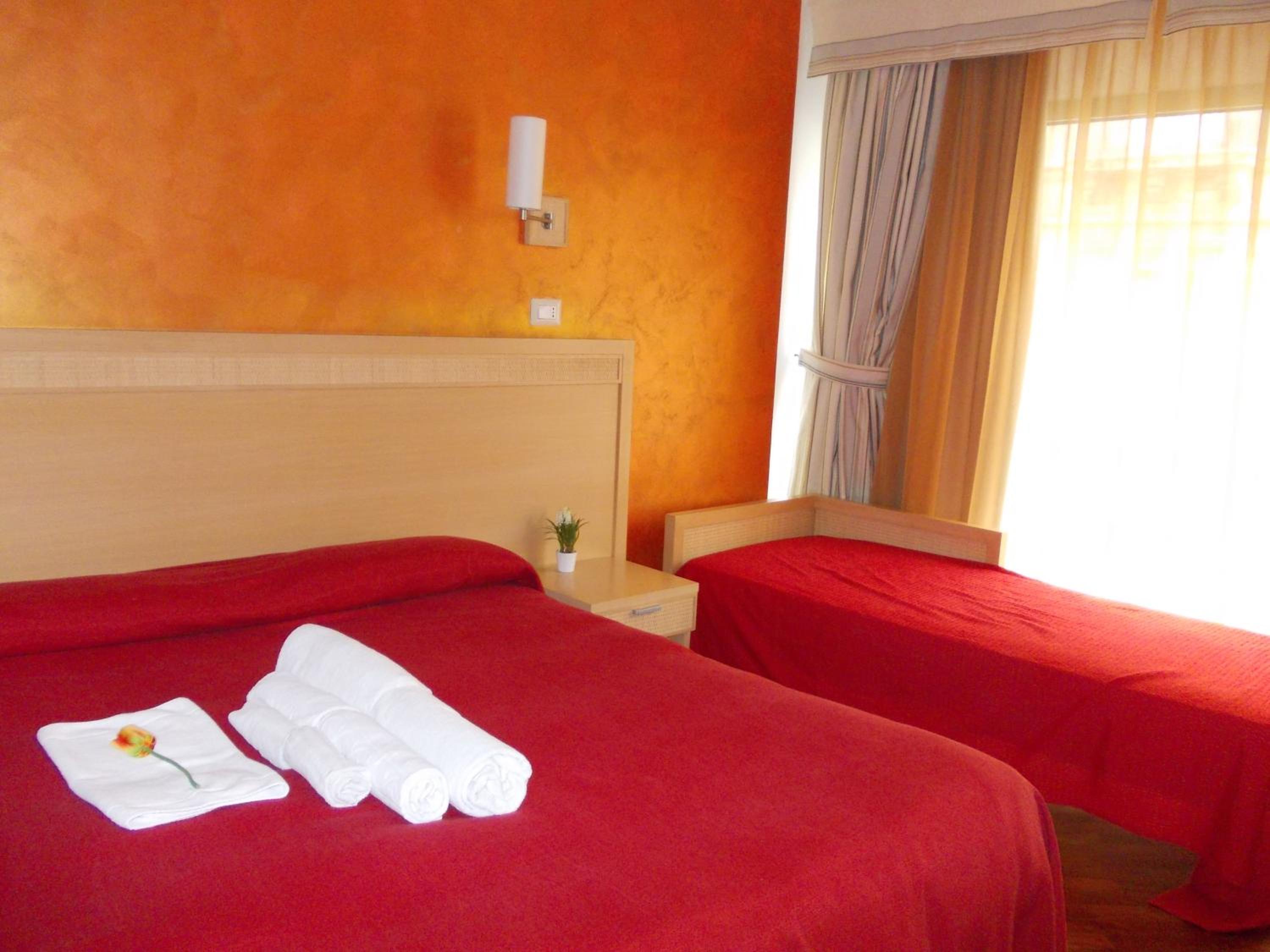 Triple Room - Photo 1