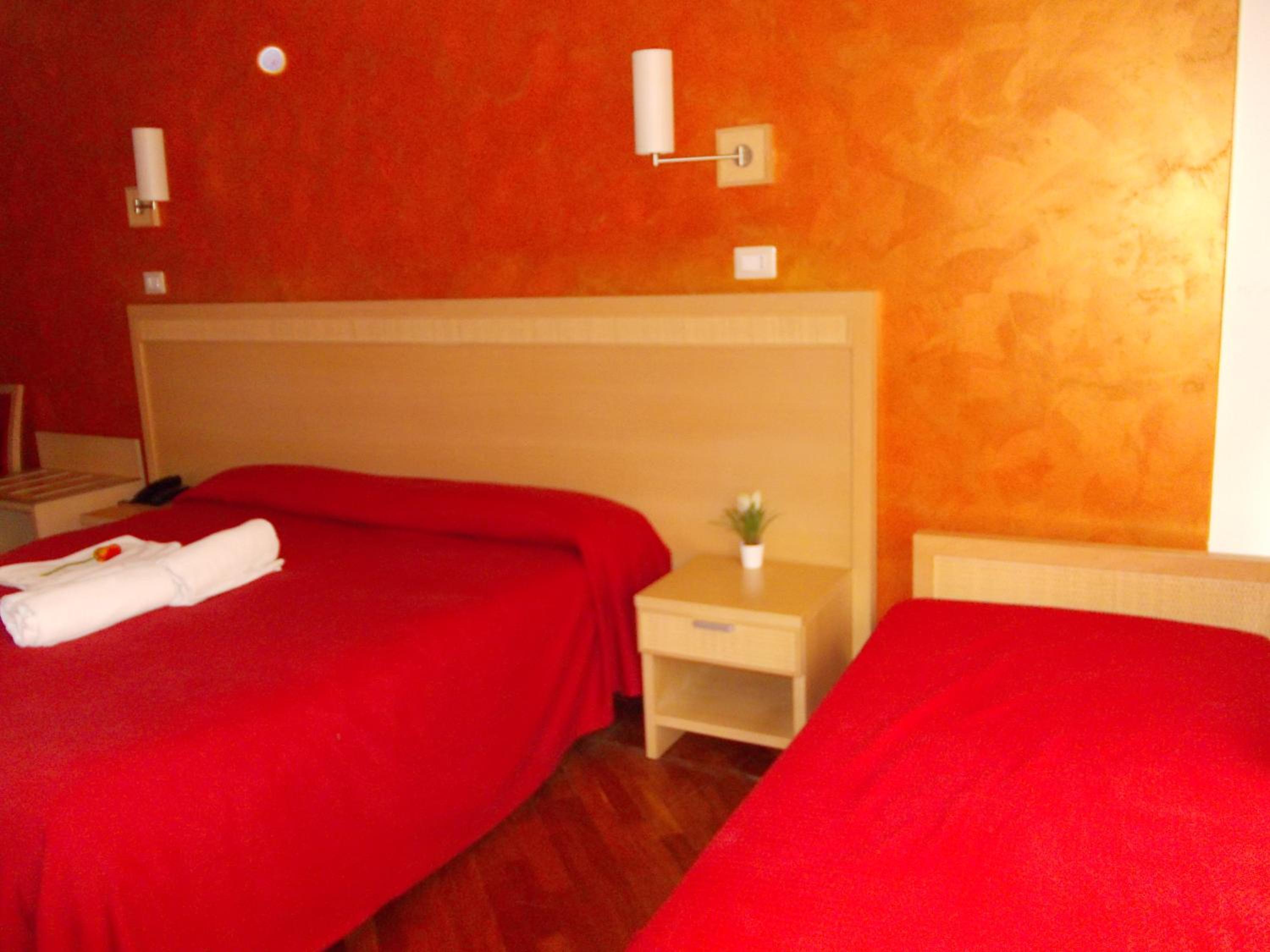 Triple Room - Photo 5