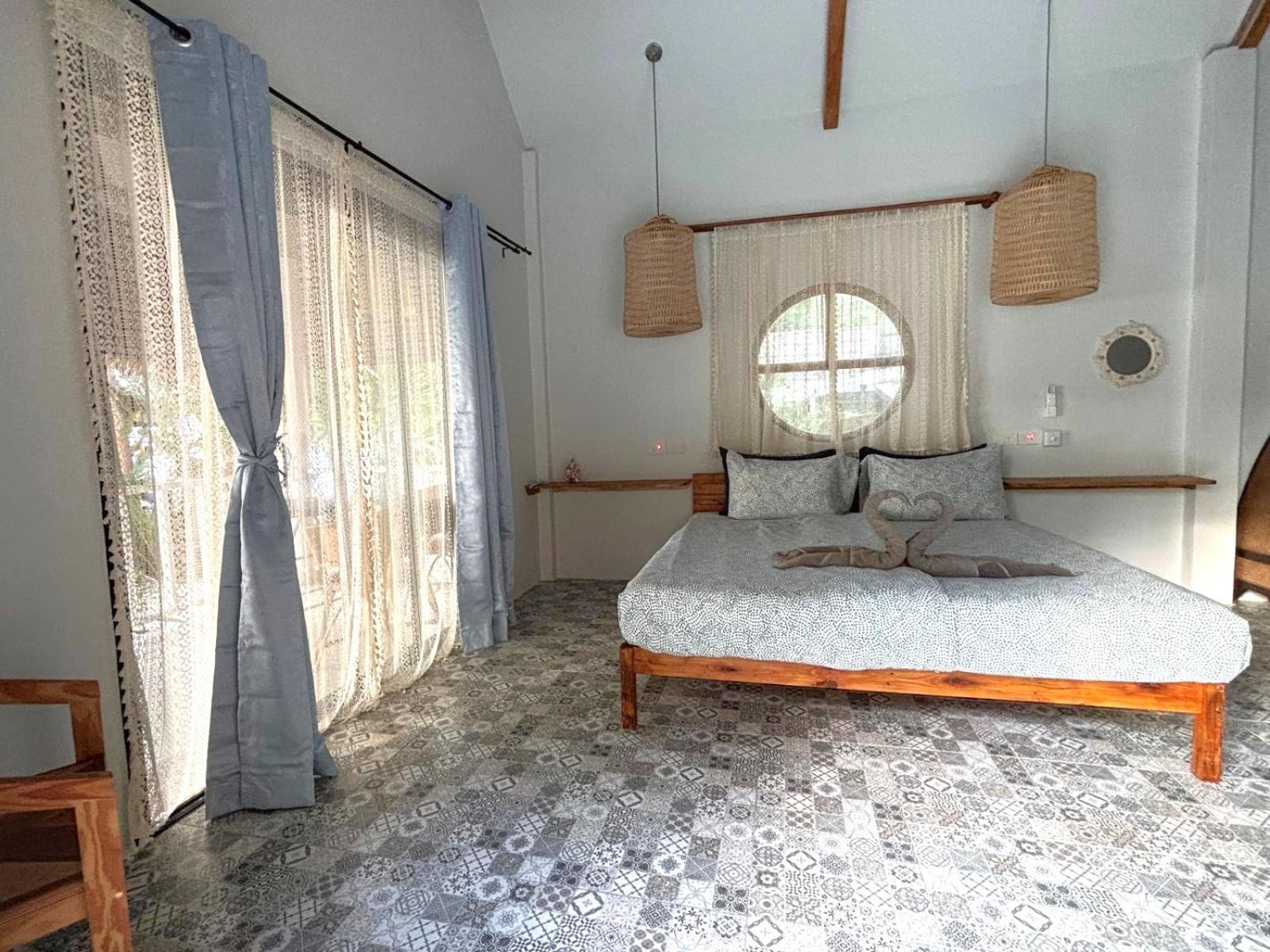 Villa with Private Pool - Photo 16