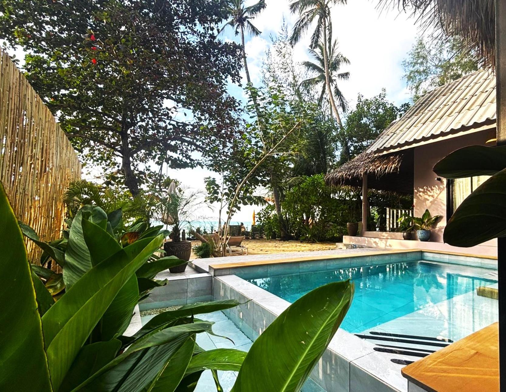 Villa with Private Pool - Photo 10