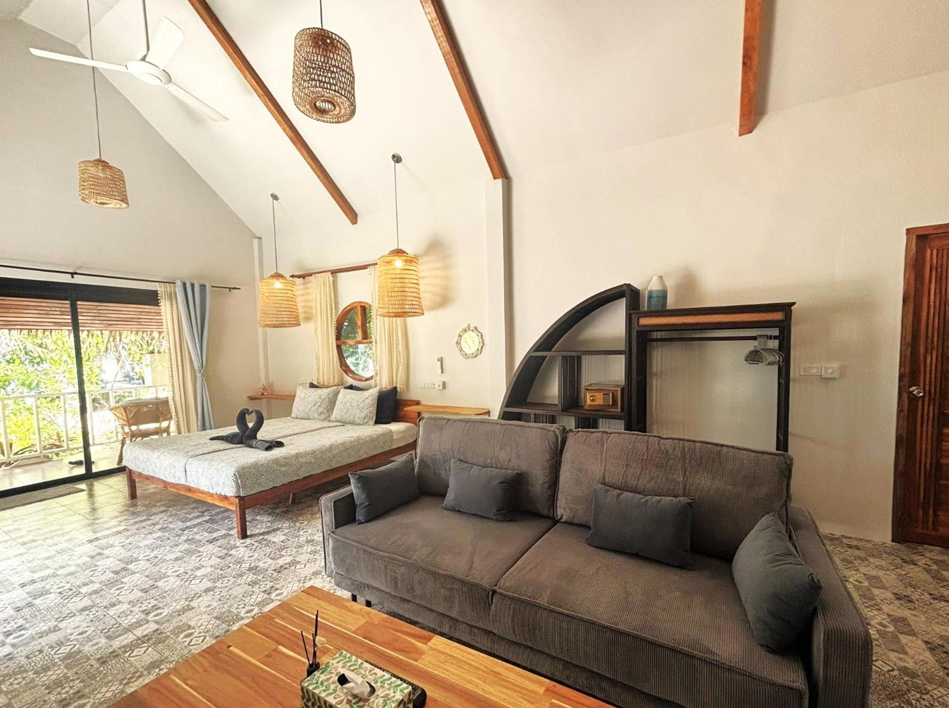 Villa with Private Pool - Photo 6
