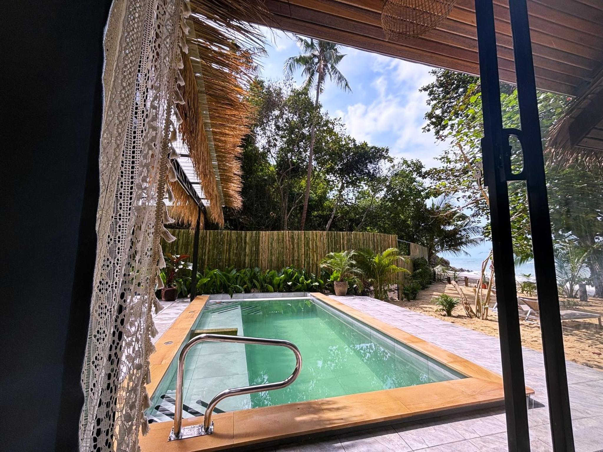 Villa with Private Pool - Photo 1