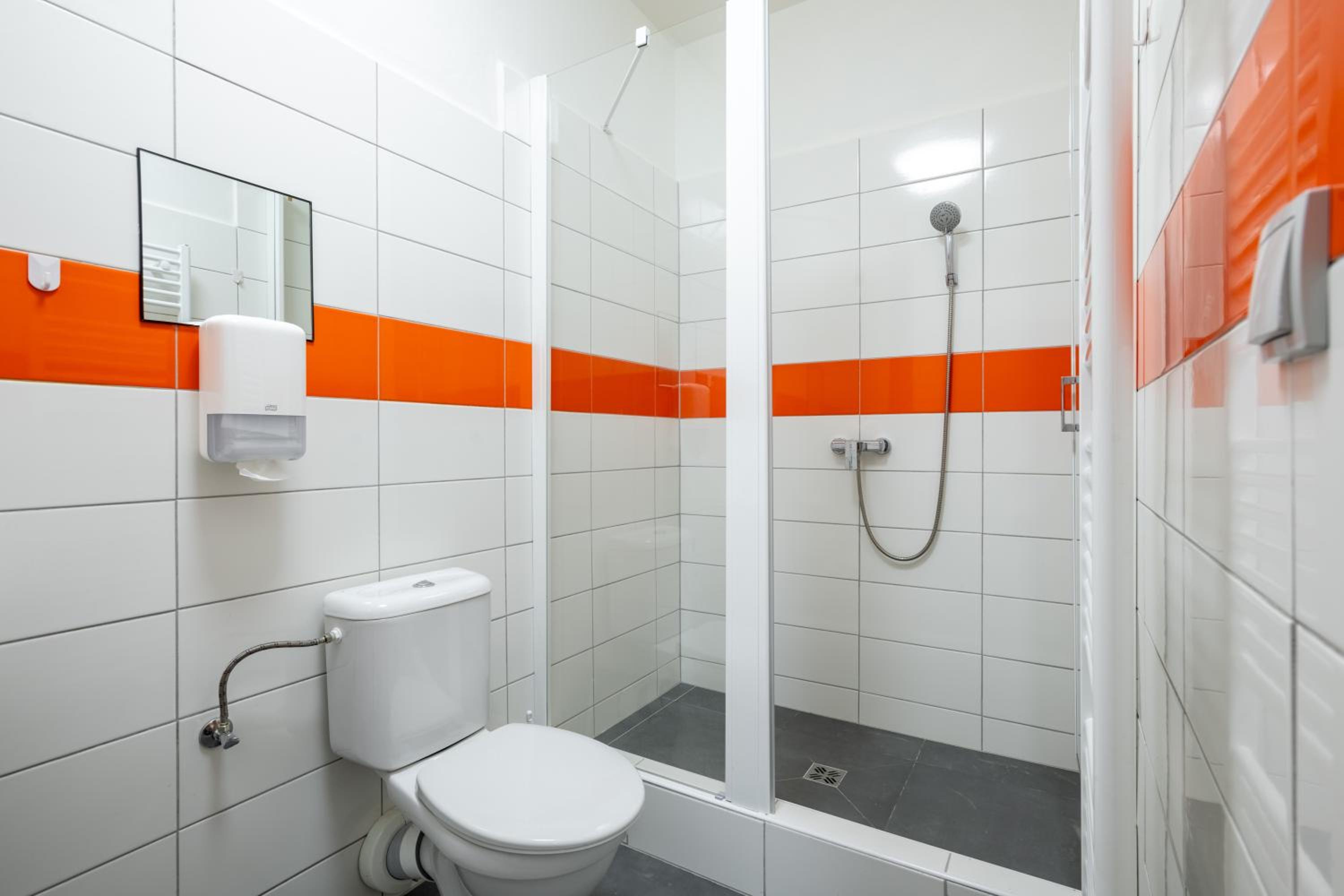 Twin Room with Bathroom photo 2