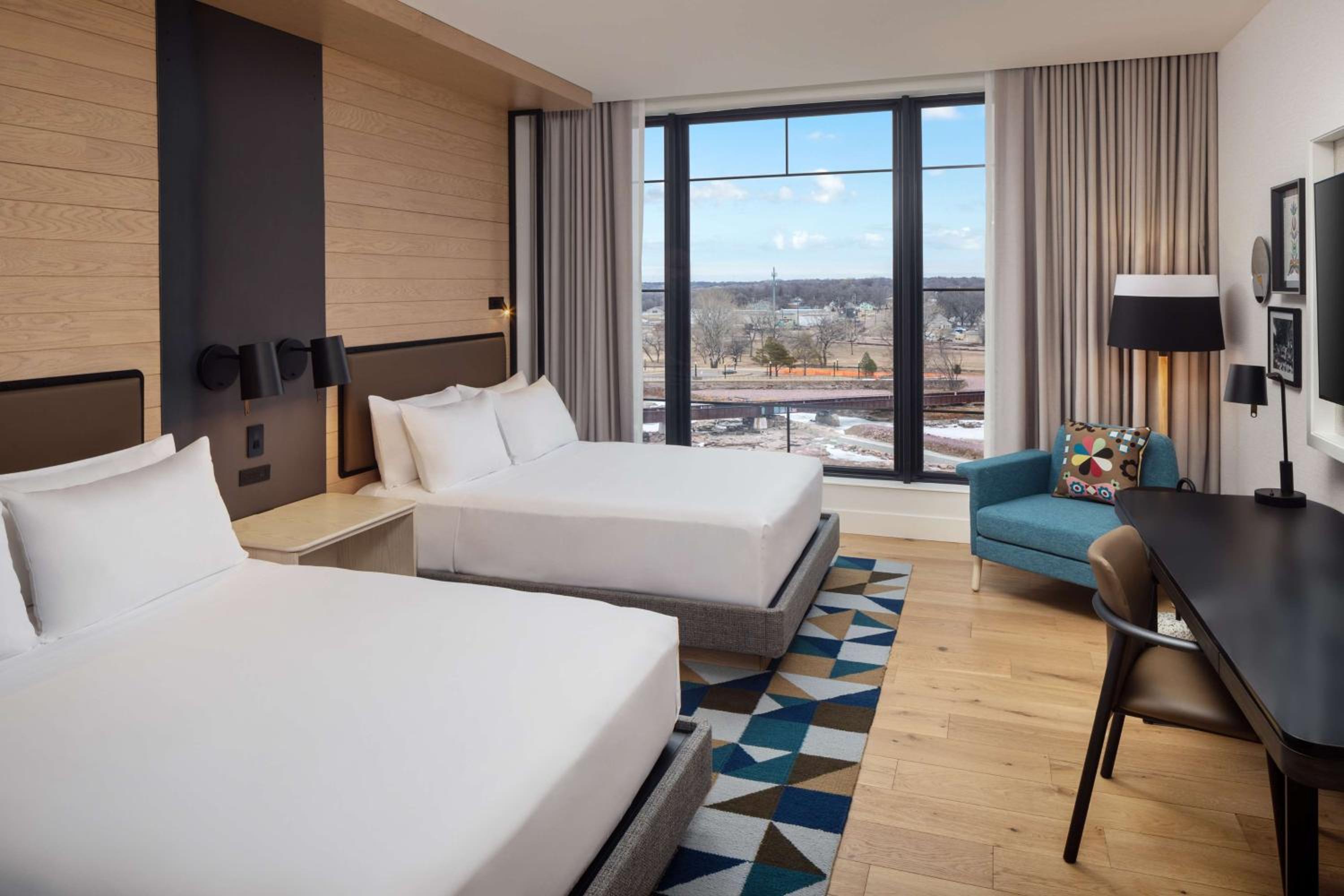 Queen Room with Two Queen Beds and Park View - Photo 2