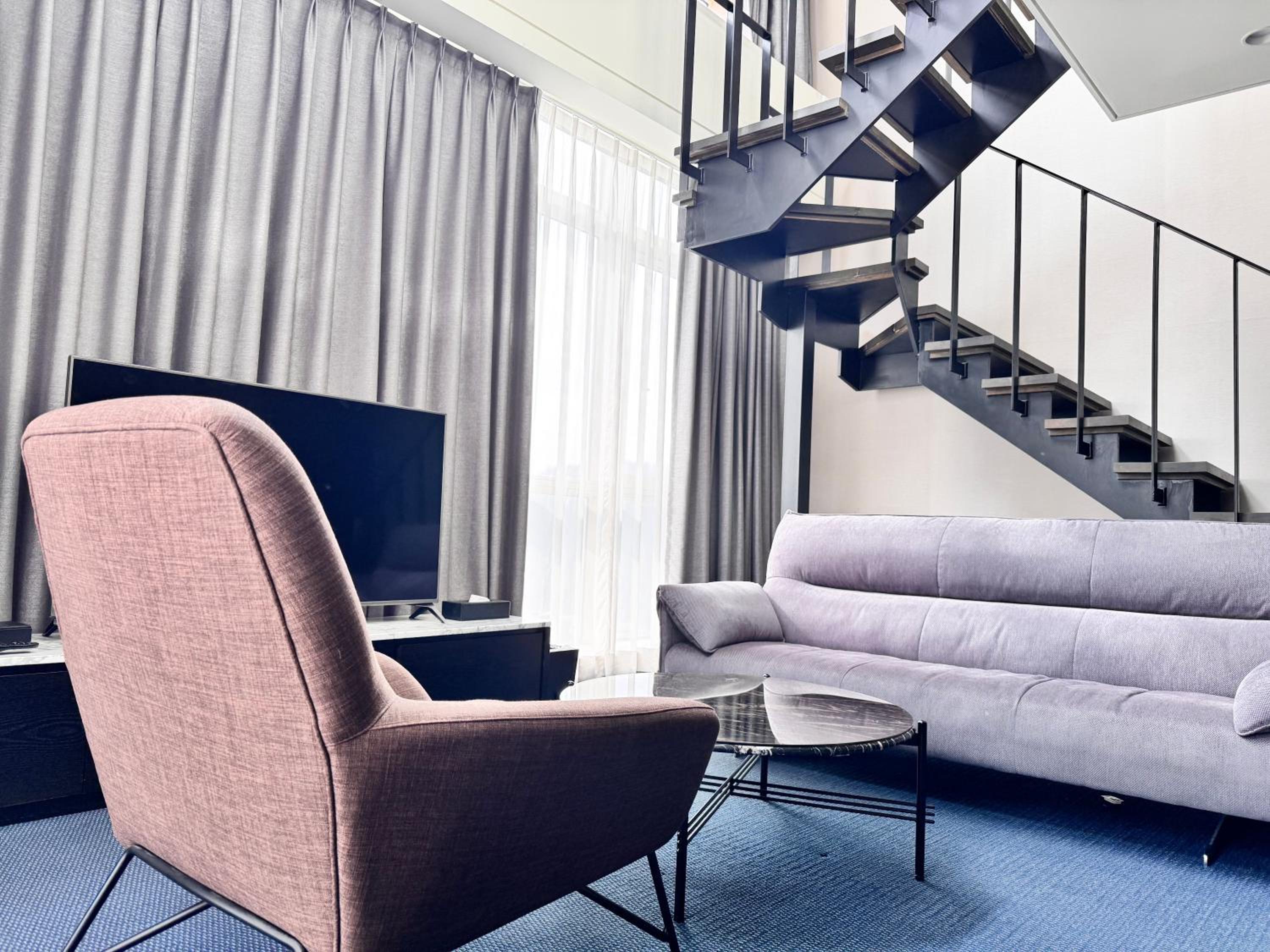 Duplex Suite - Photo 3