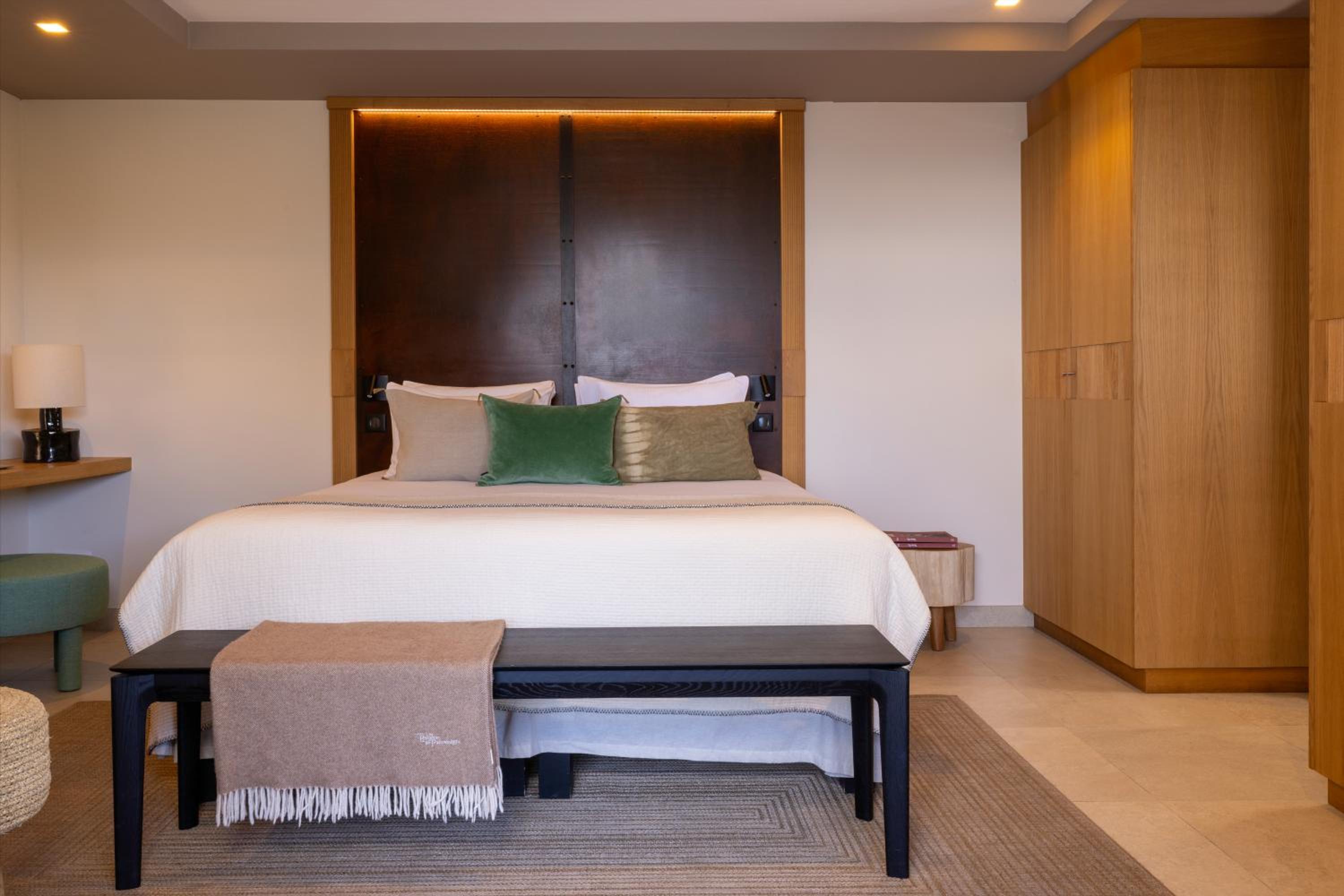 Deluxe Room with Sea View photo 2