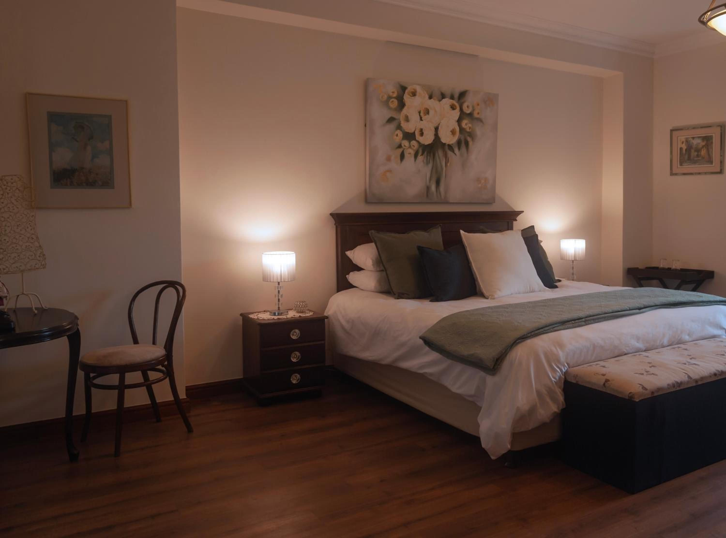 Deluxe Queen Room