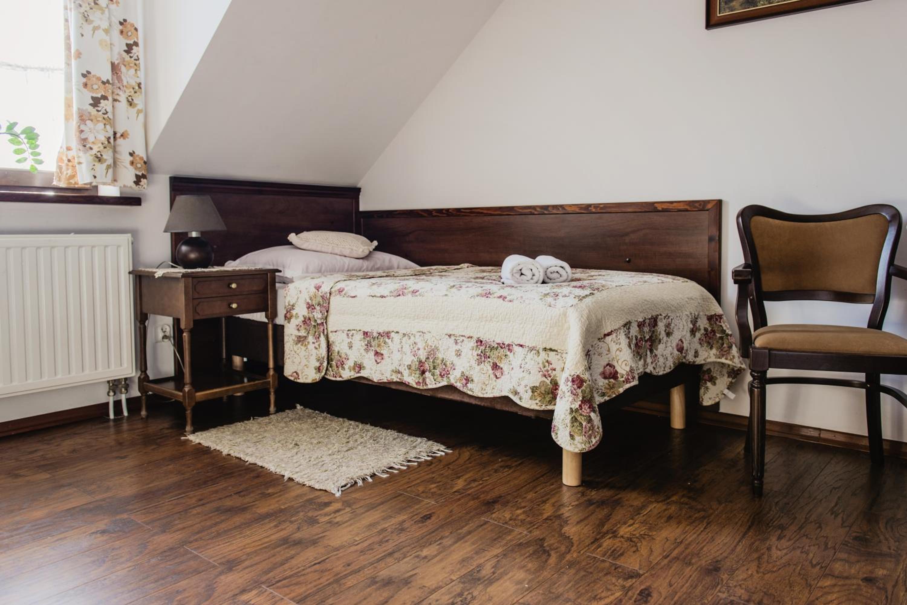 Twin Room with Private Bathroom - Photo 2