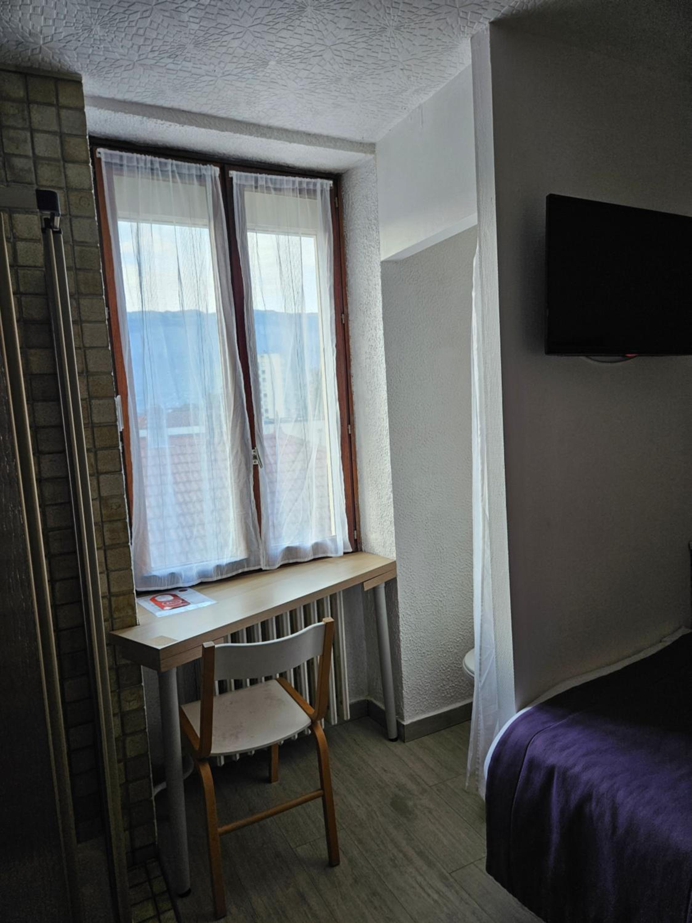 Economy Double Room photo 3