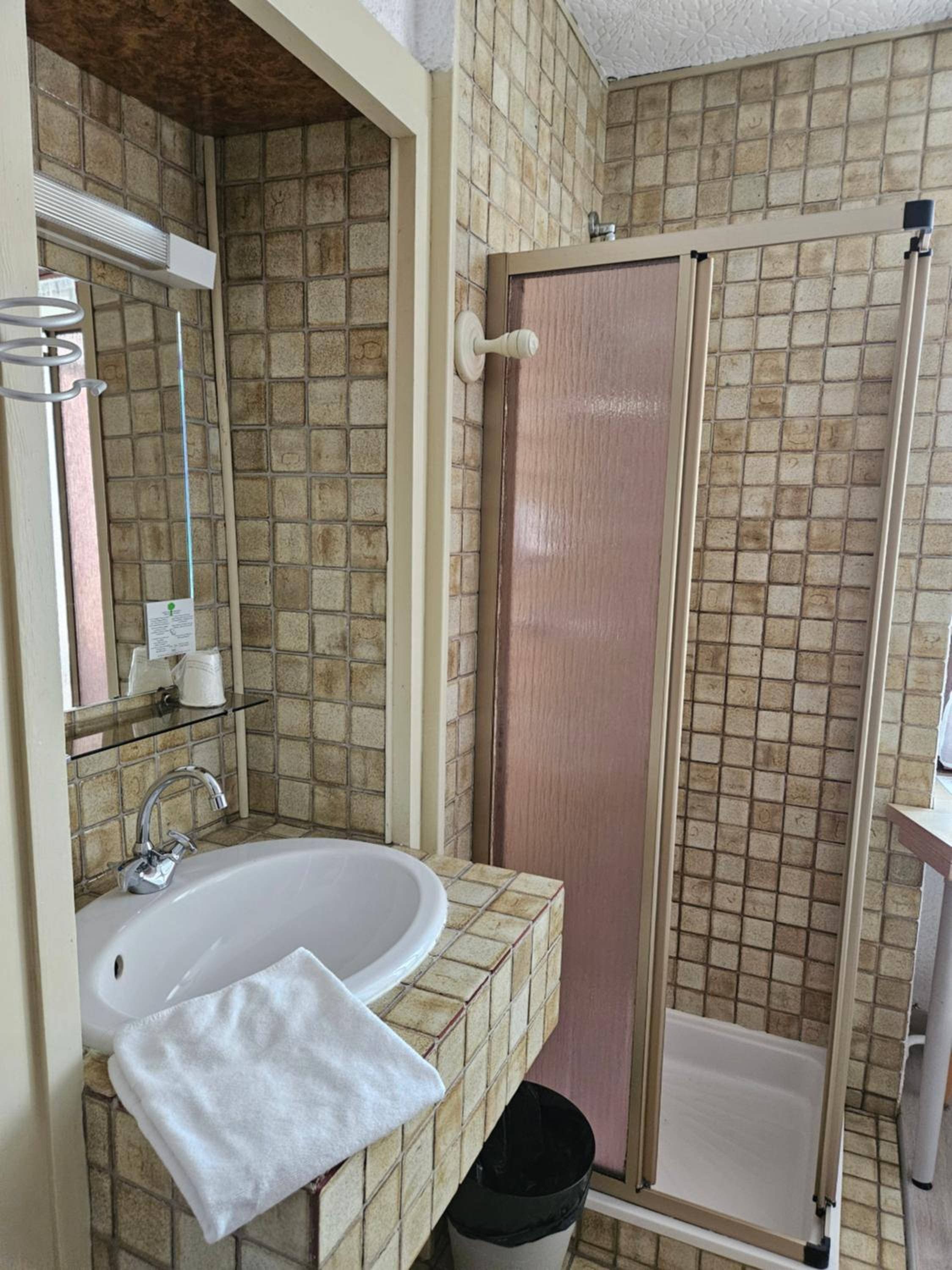 Economy Double Room photo 2