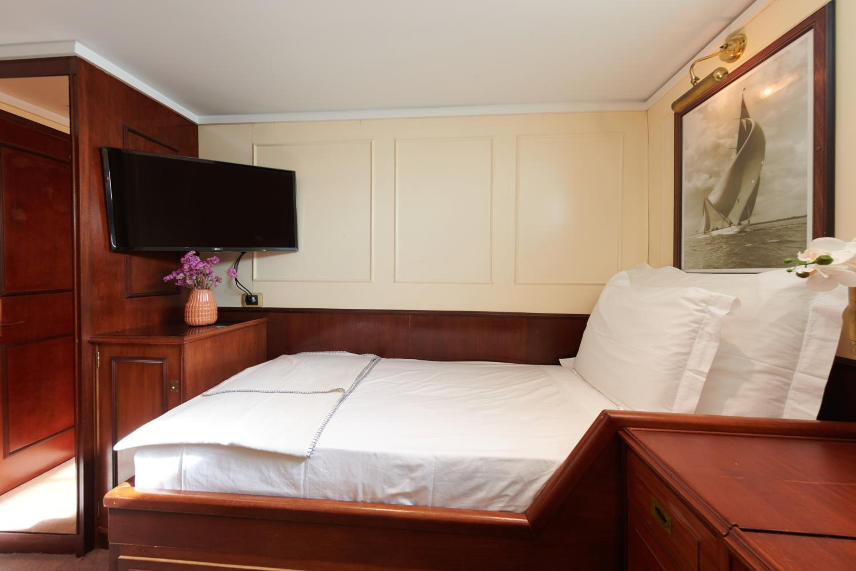 Economy Twin Room