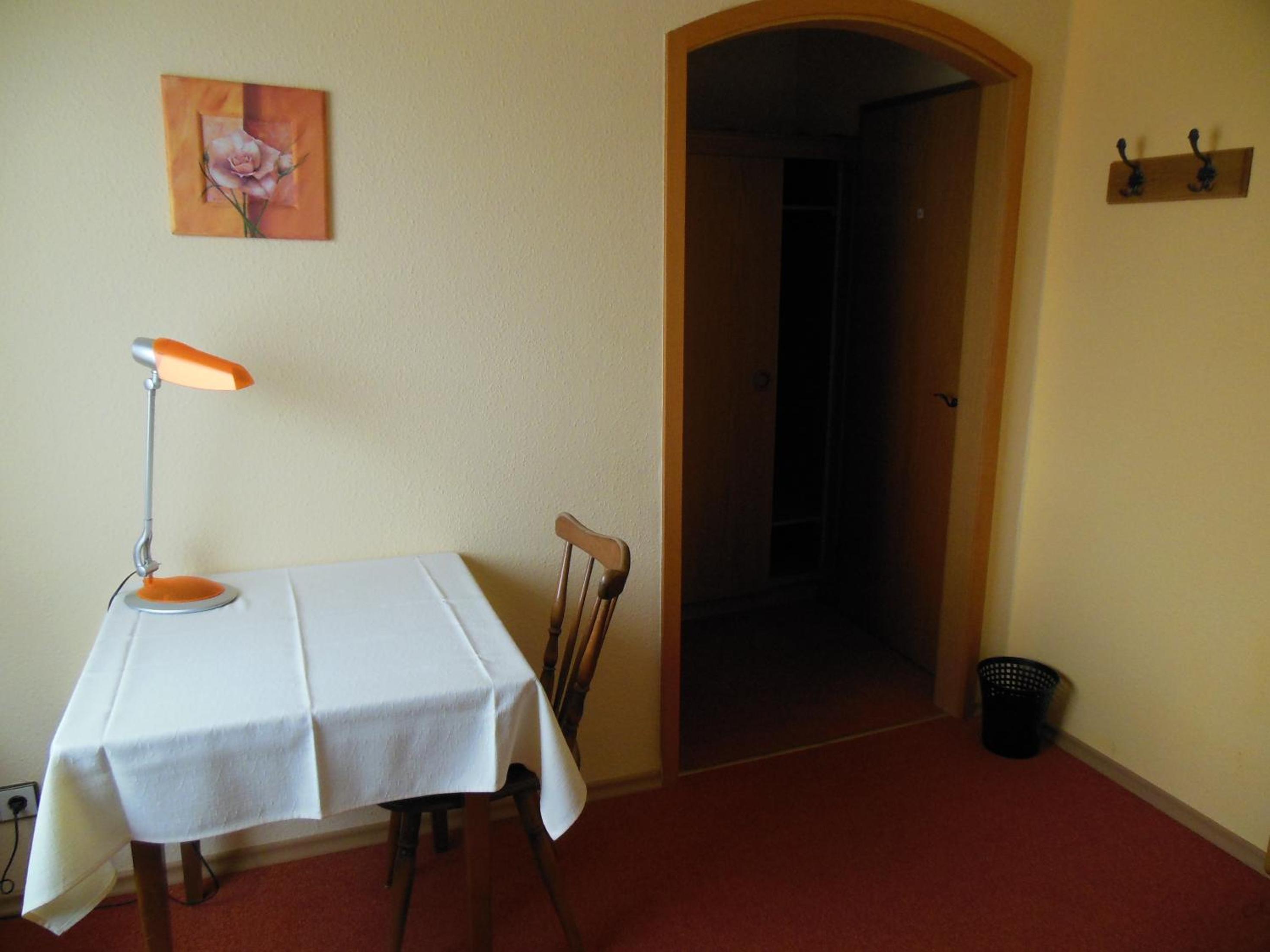 Single Room Street Side photo 3