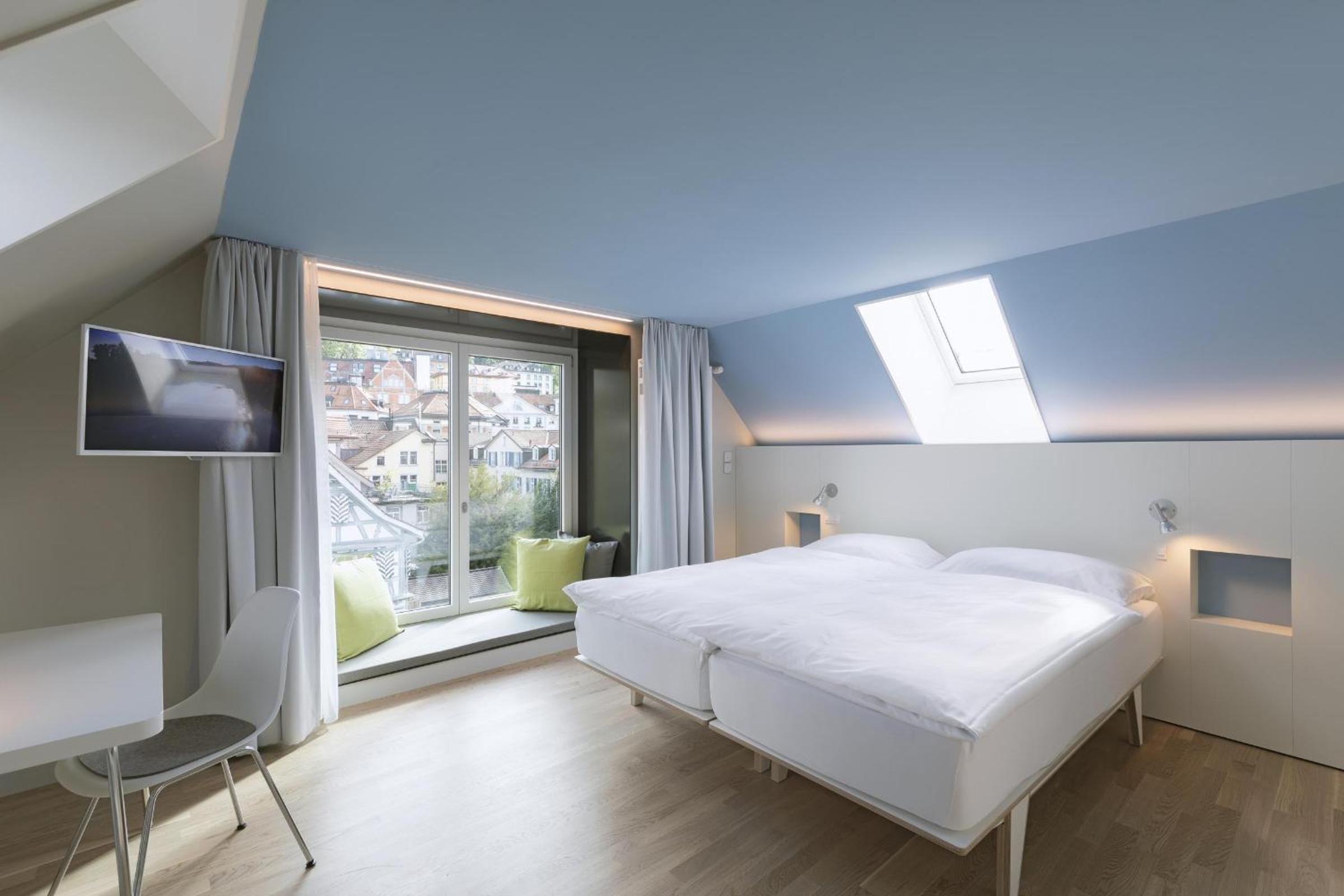 Superior Design Double Room "Plus" with Bay Window