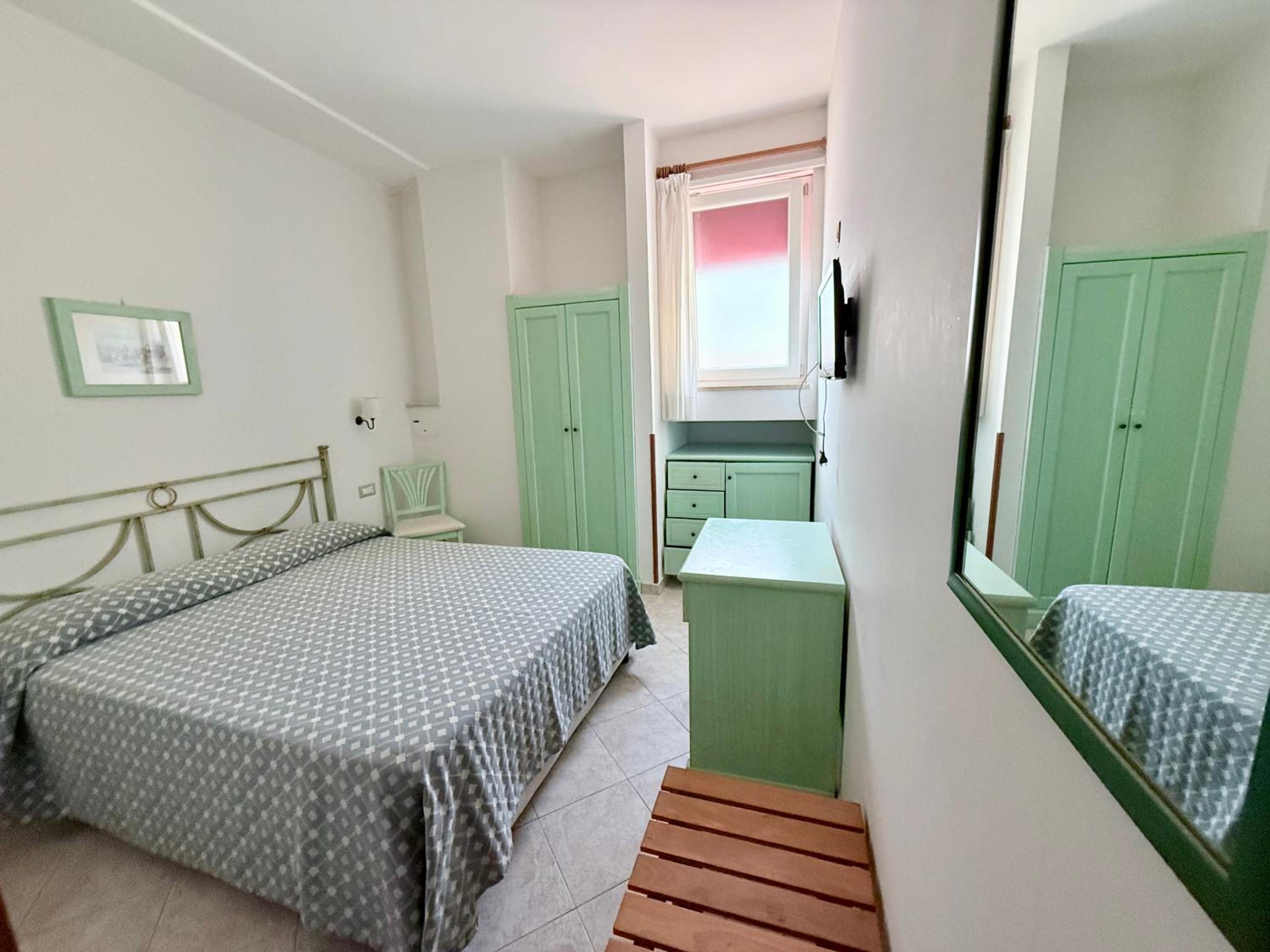 Budget Double Room photo 3