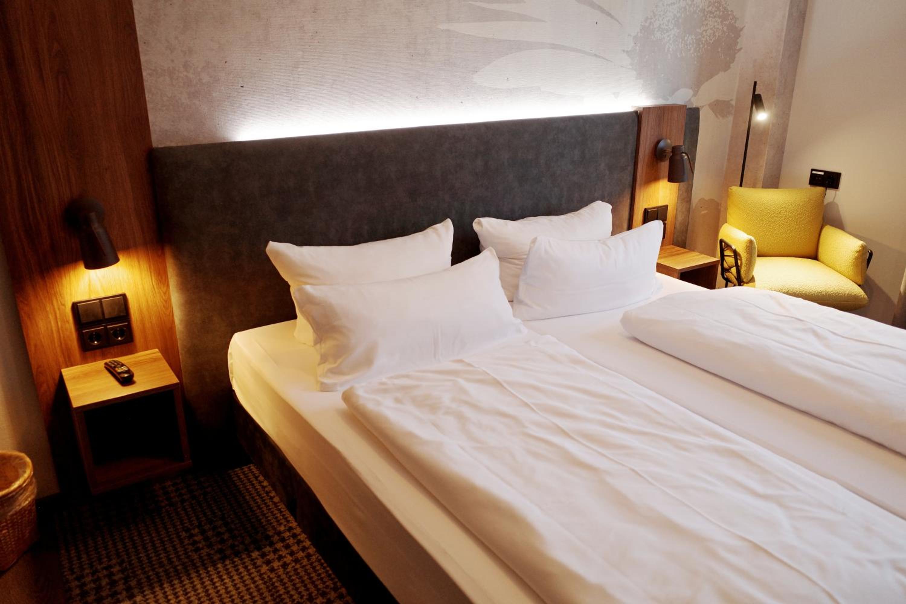 Small Double Room - Photo 1