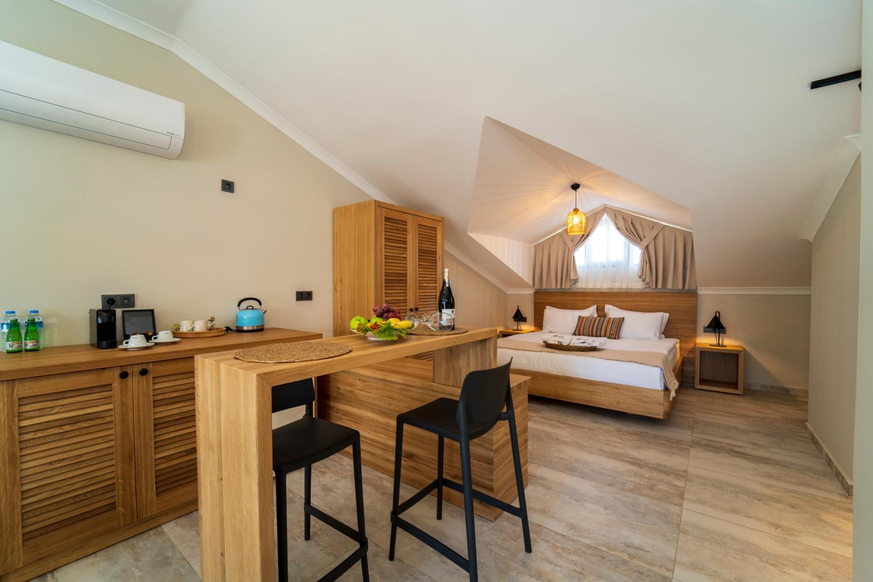 Queen Suite with Sea View - Photo 5