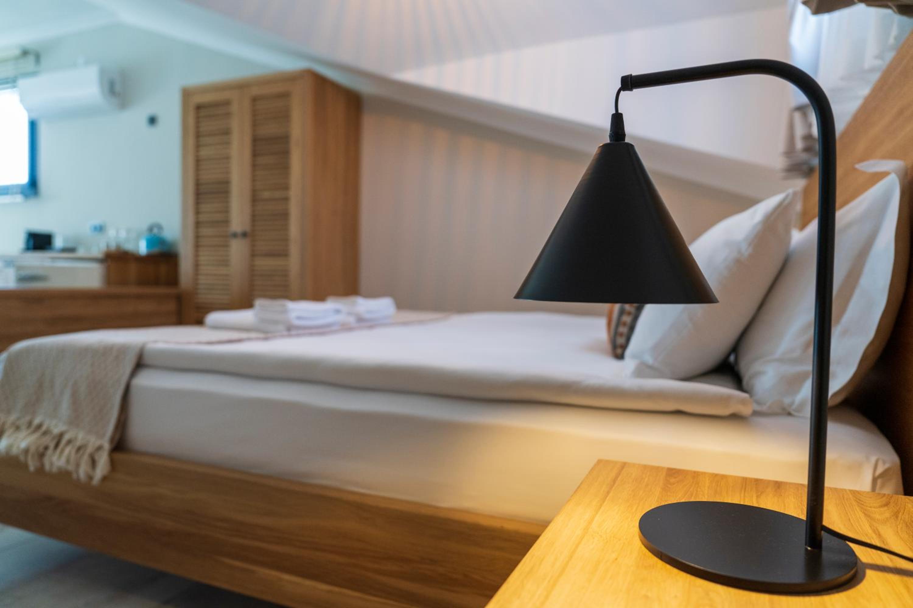 Queen Suite with Sea View - Photo 4