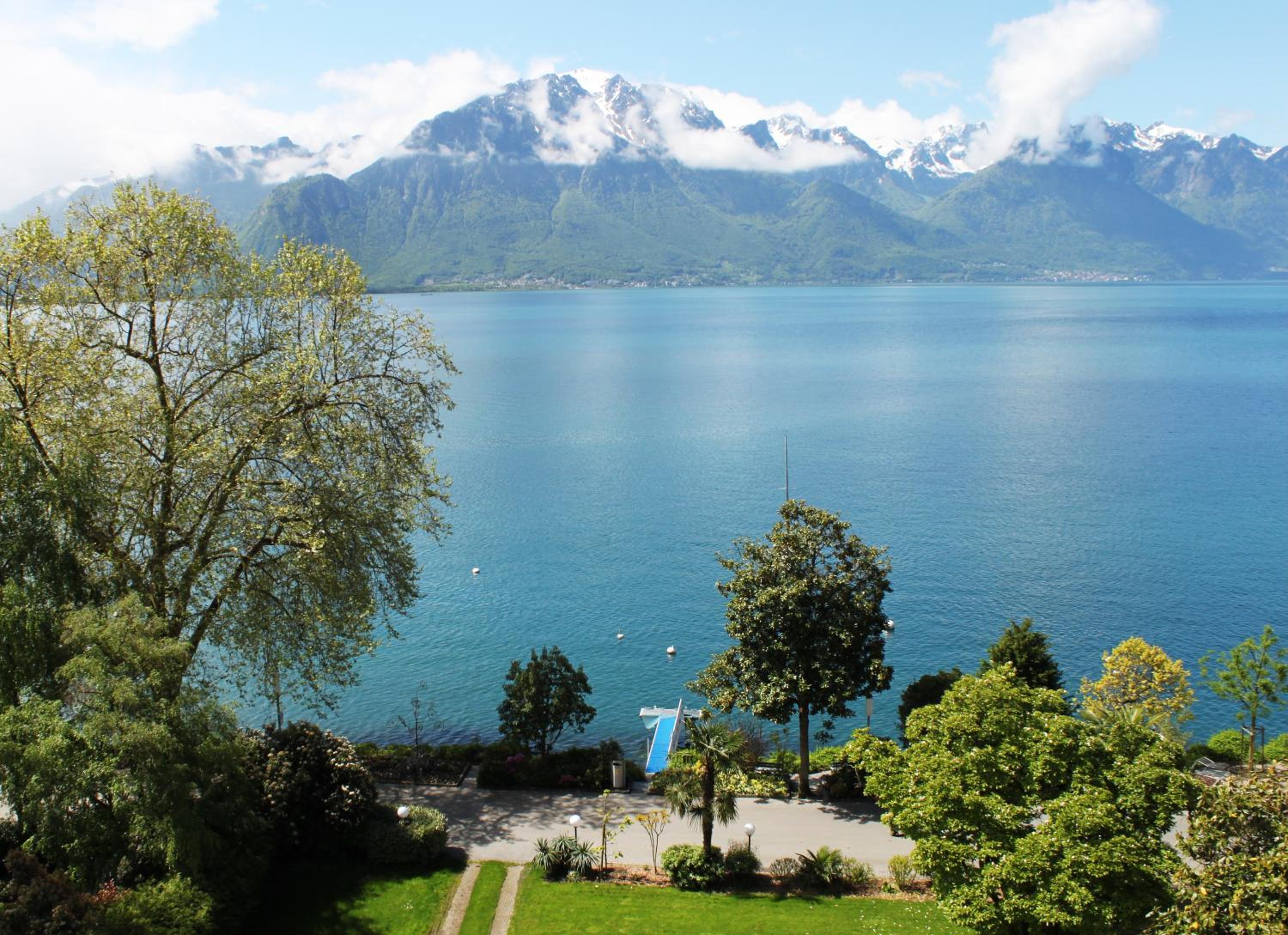 Standard Double Room with Balcony - Park and Lake Side - Photo 4