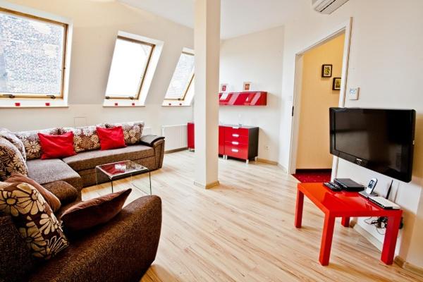2 Bedrooms Apartment 1 Queen bed 2 Sofa Beds