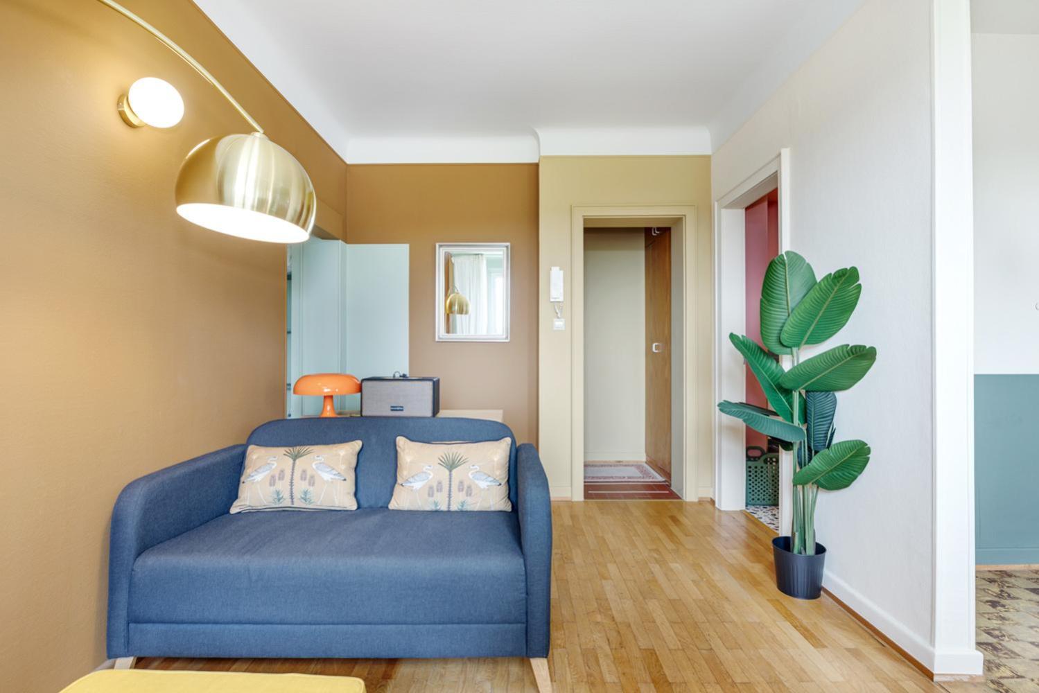 Deluxe One-Bedroom Apartment photo 2