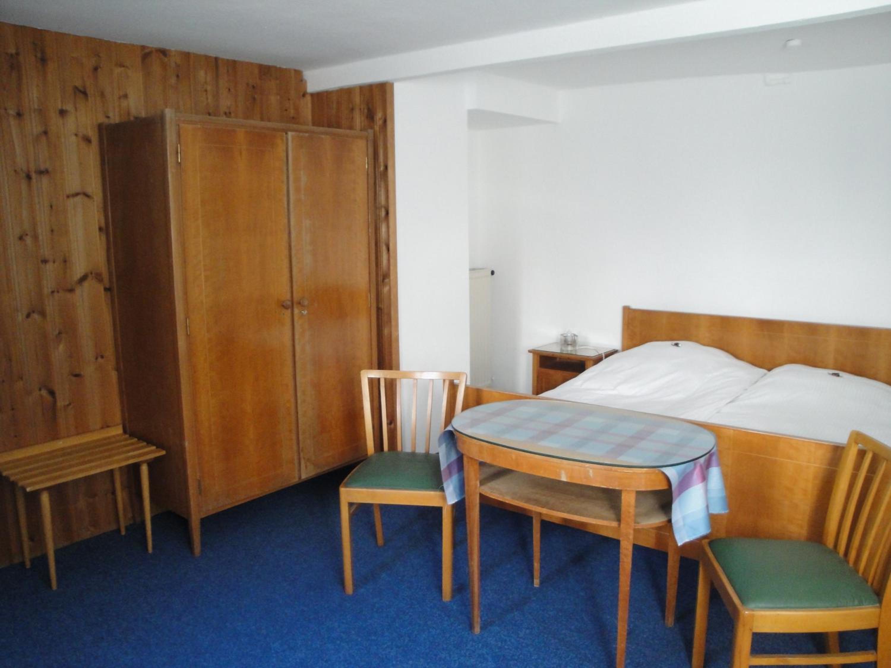 Three-Bedroom Apartment - Photo 3