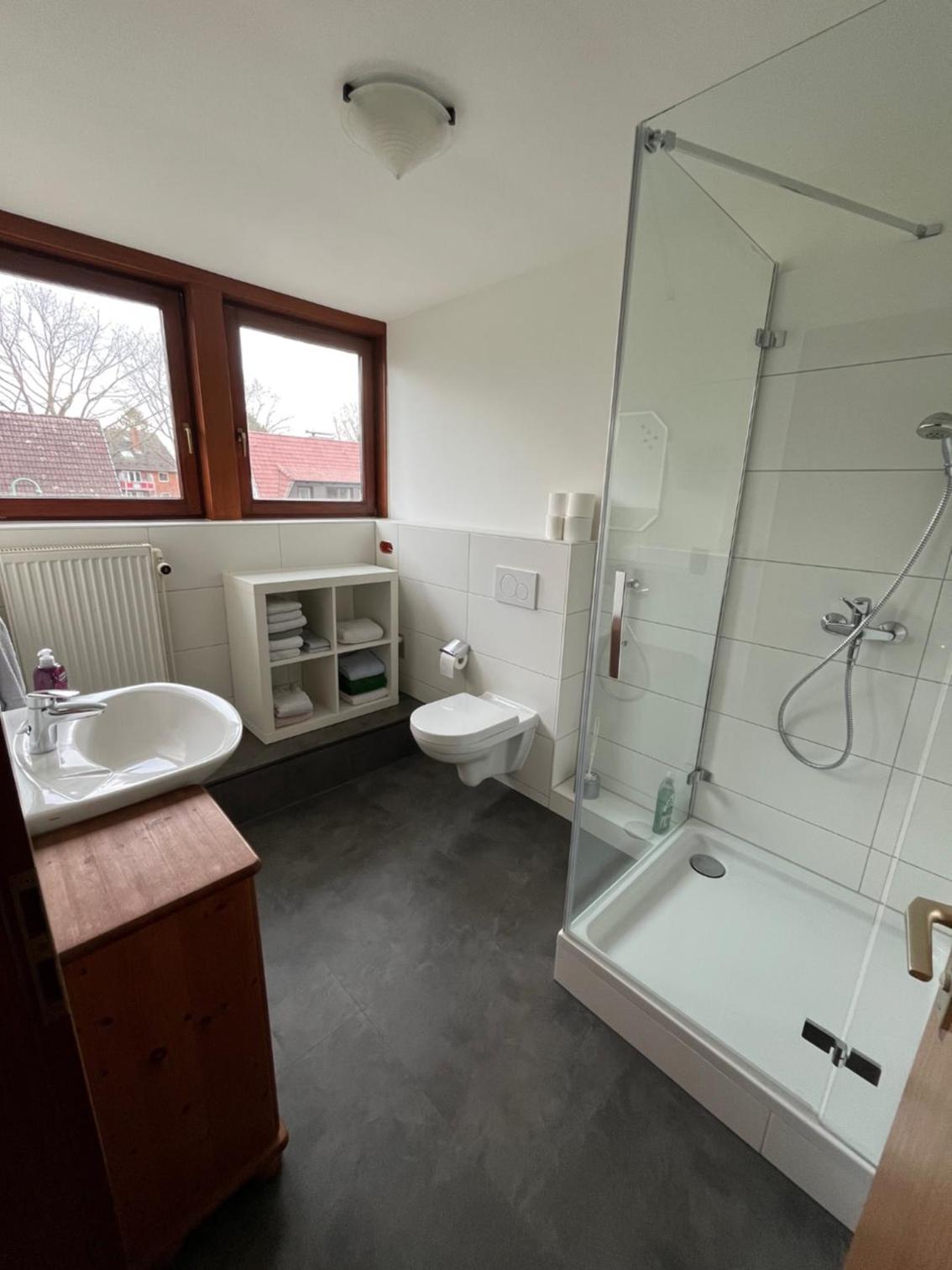 Basic Triple Room with Shared Bathroom