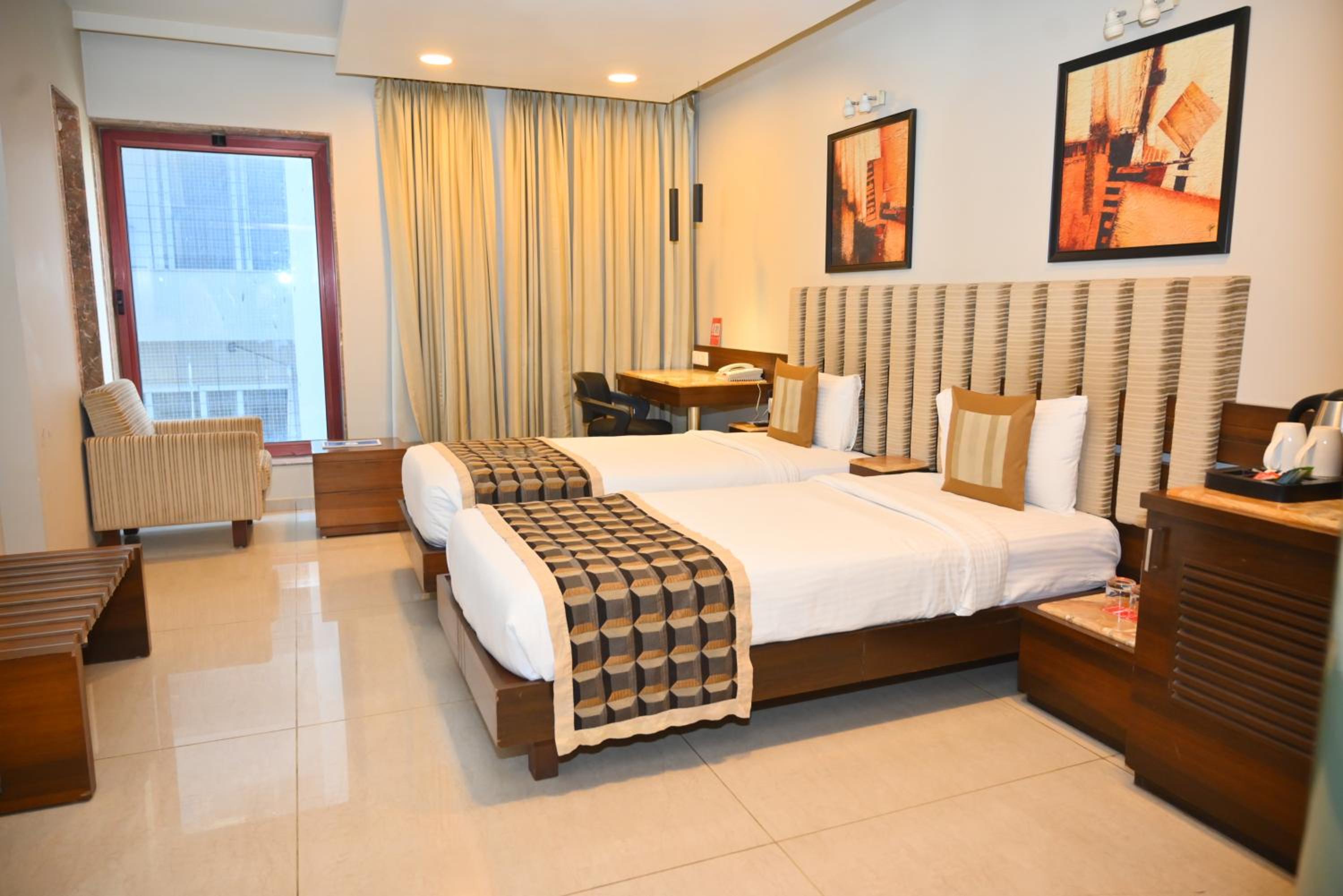 Deluxe Double or Twin Room photo 1