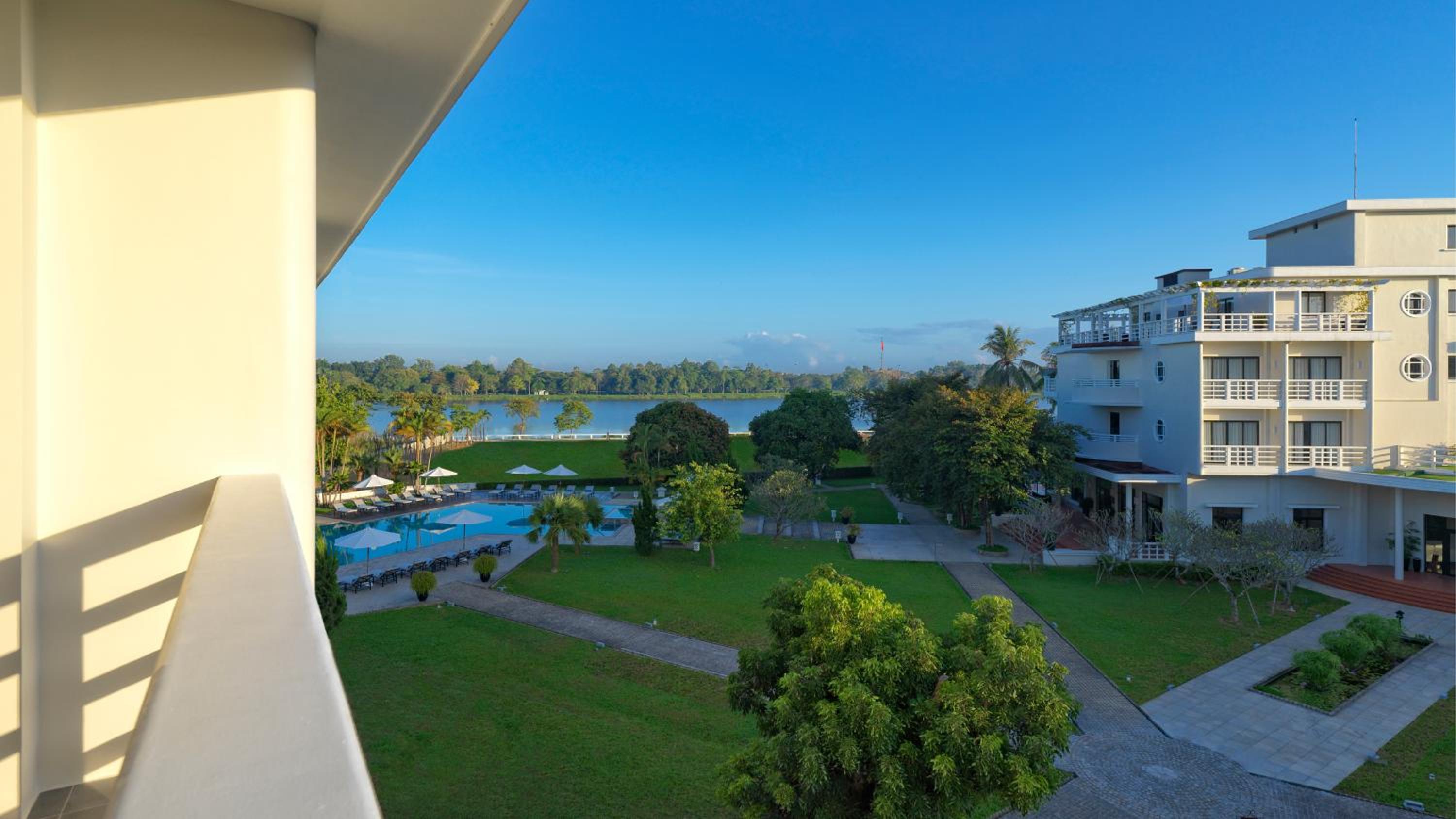 Superior Twin Room with River View
