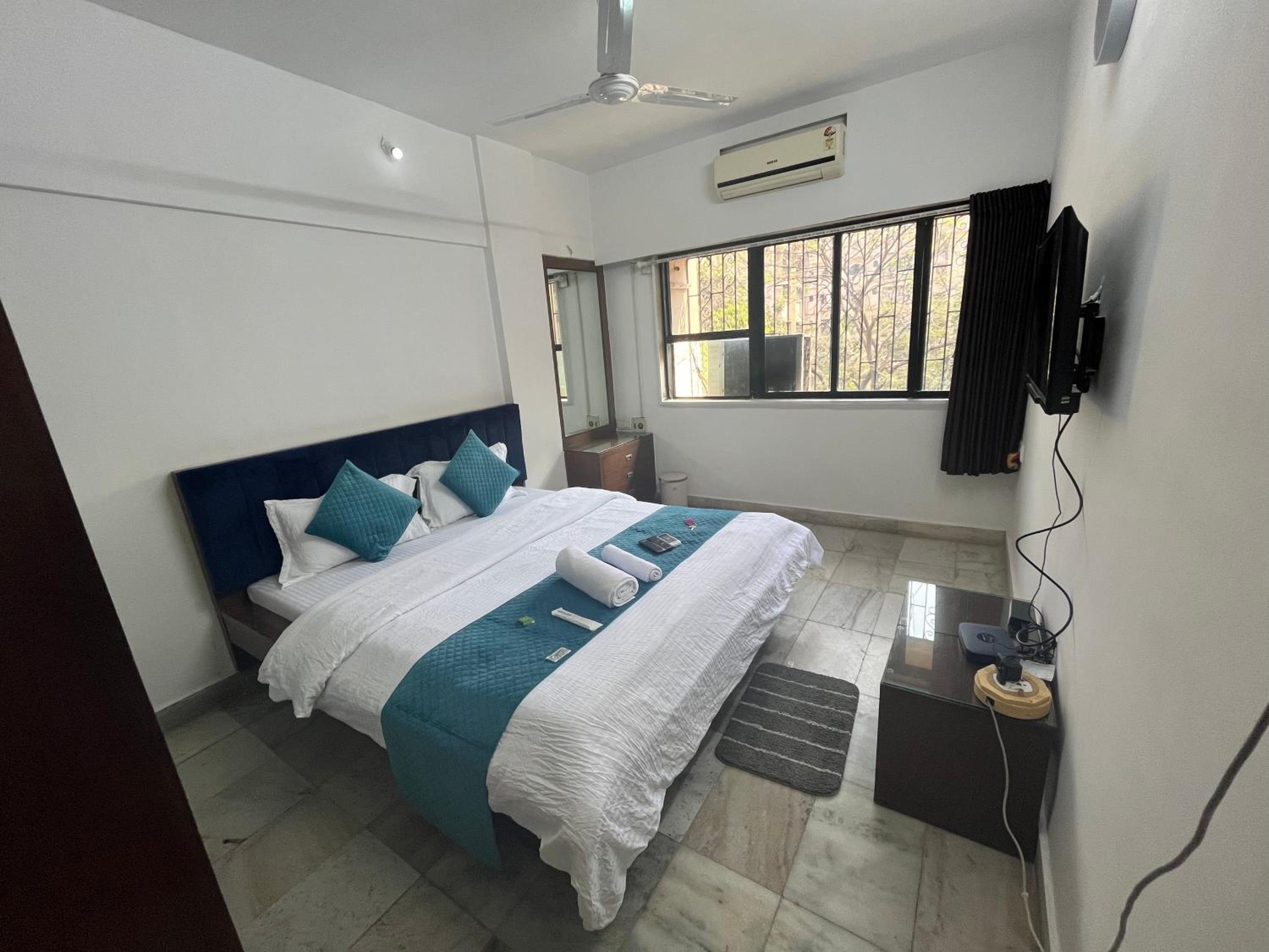 Double Room with Private Bathroom - Photo 6