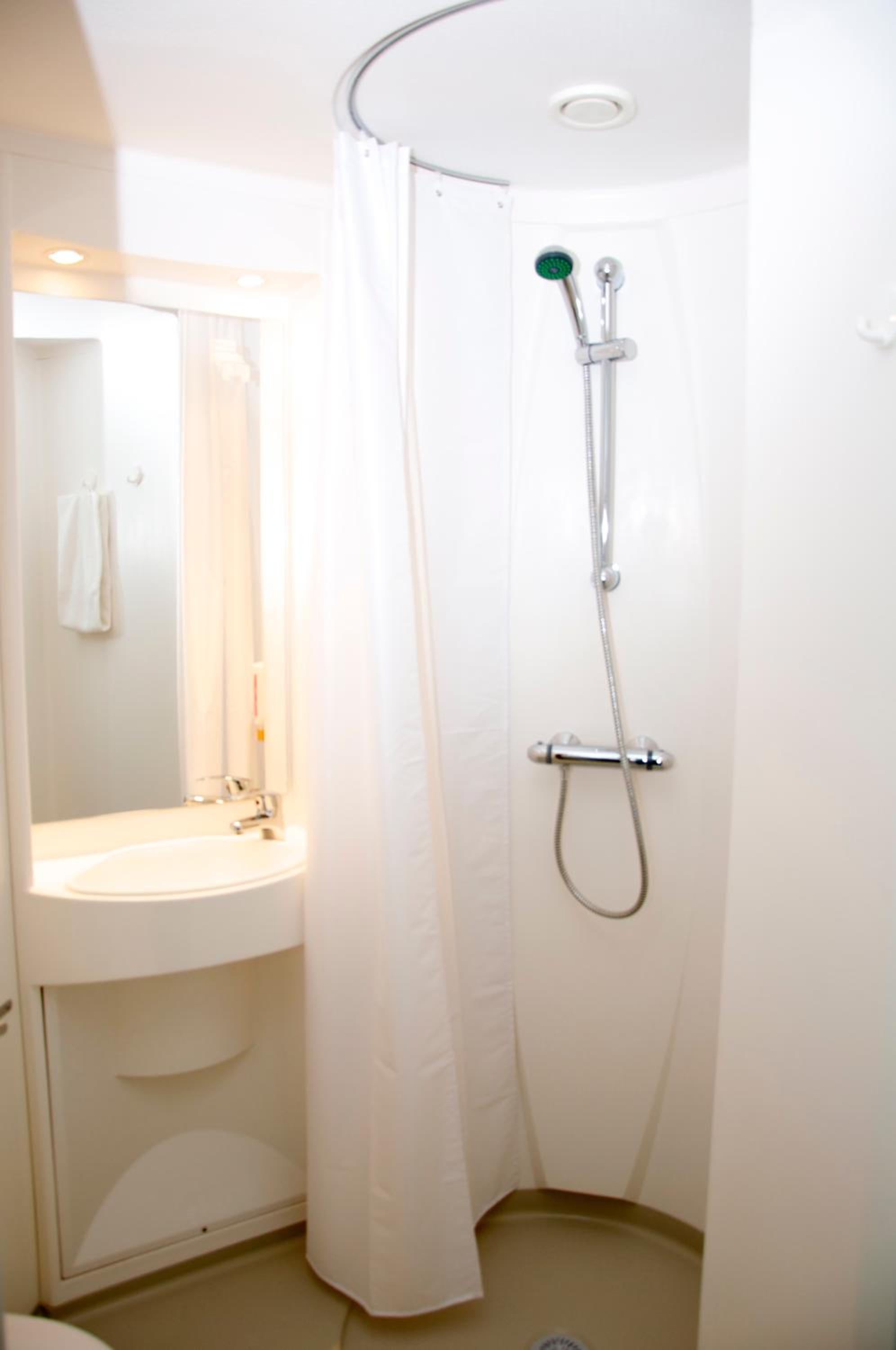 Triple Room - Photo 6