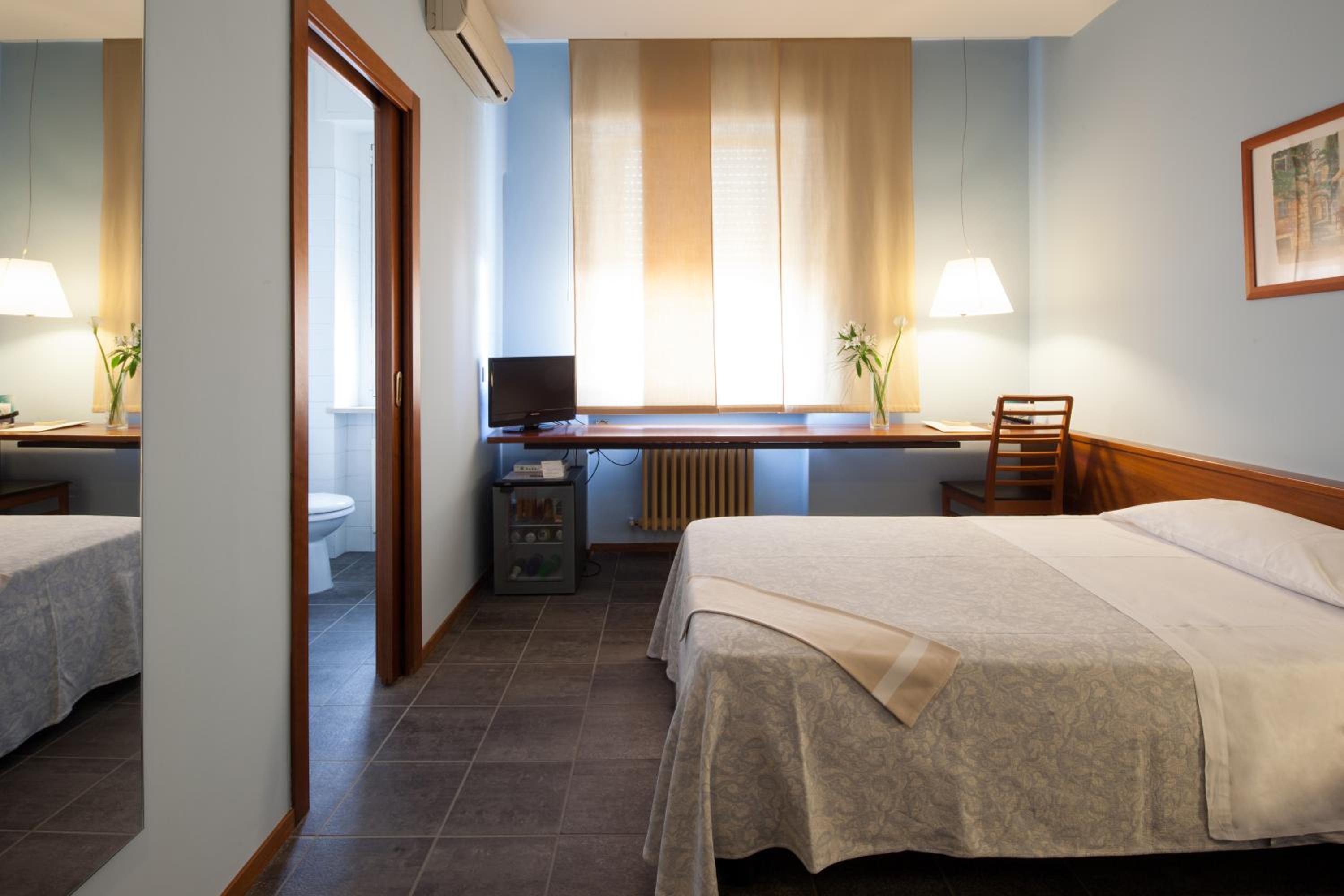 Single Room photo 2