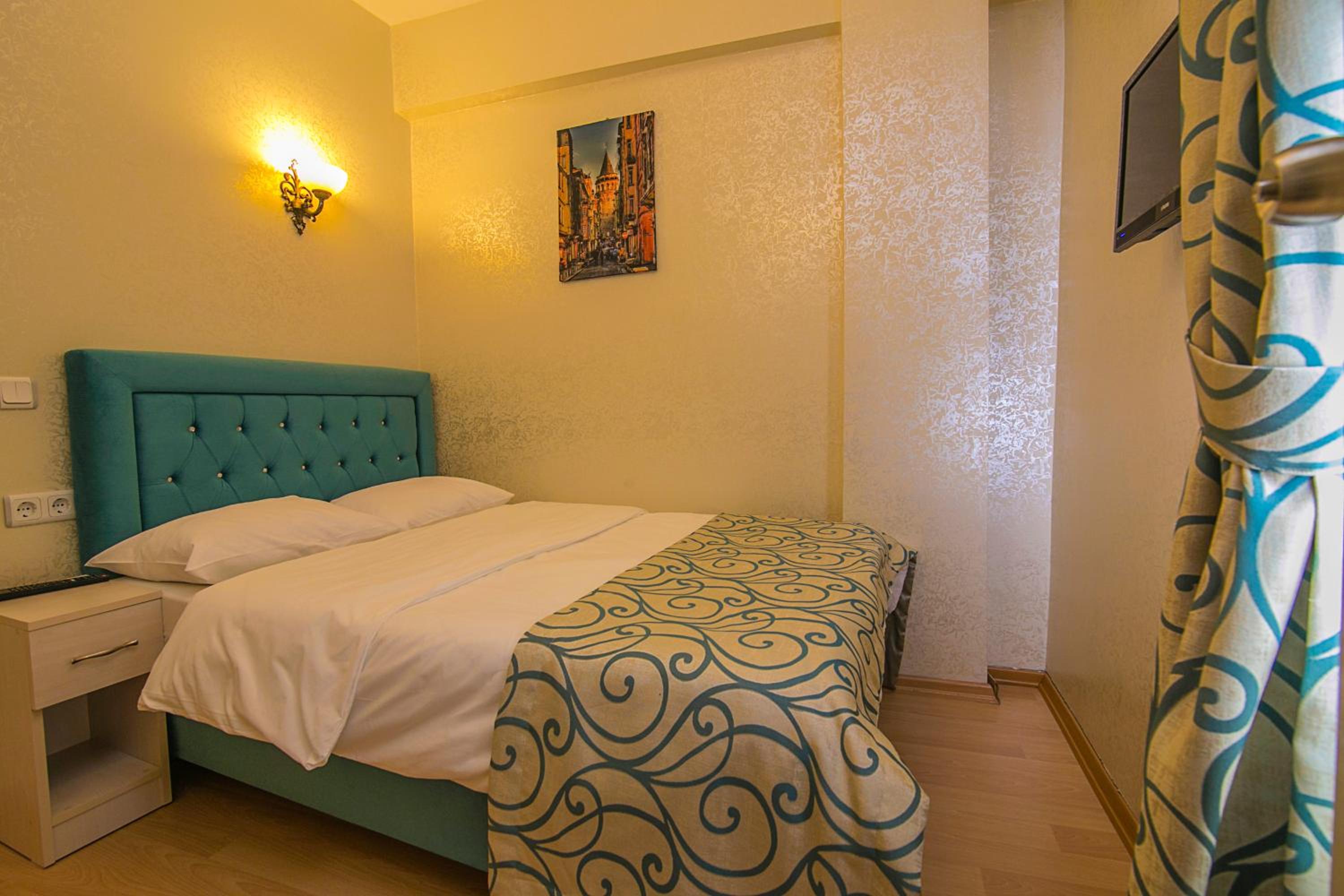 Economy Double Room photo 2
