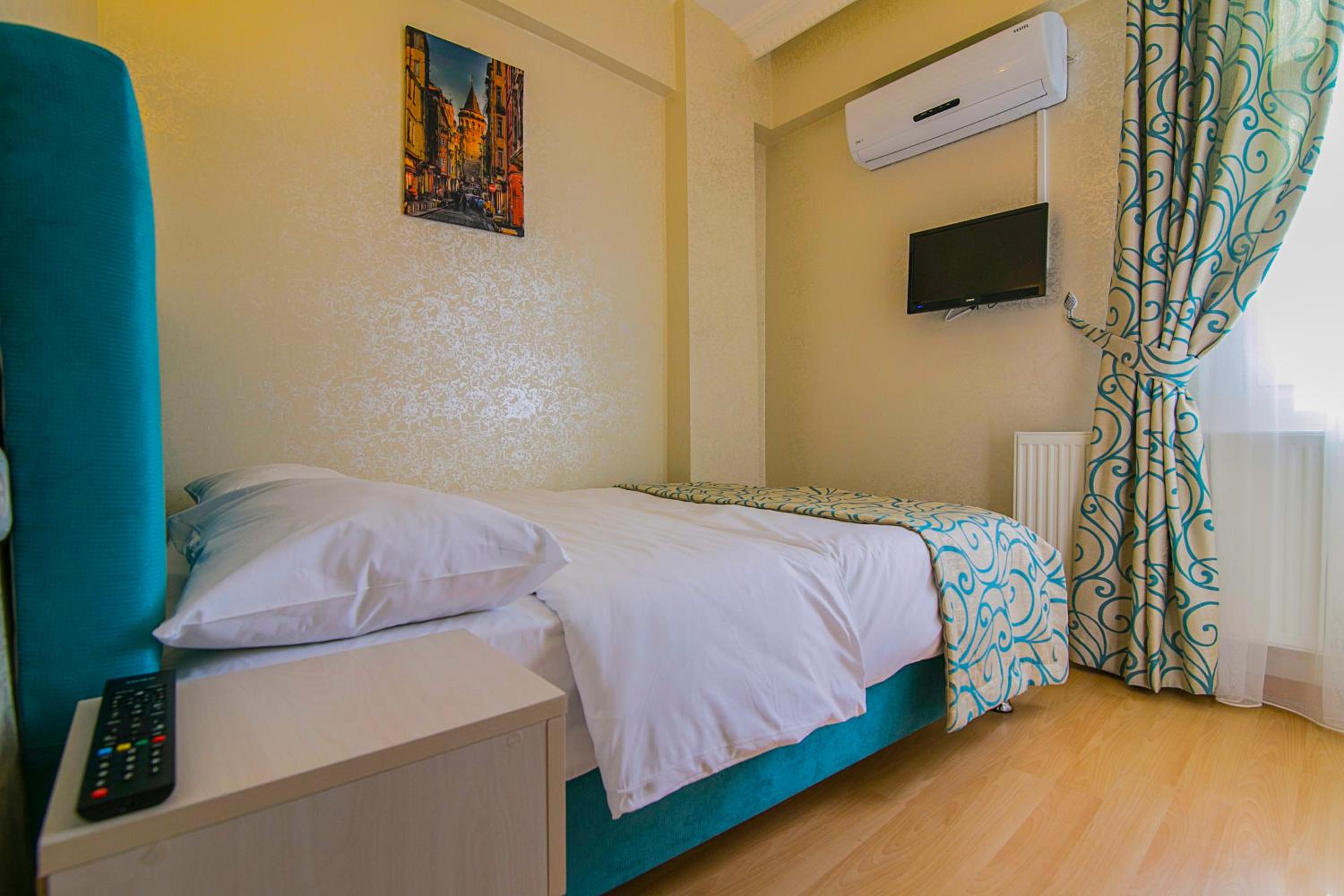 Economy Double Room photo 3