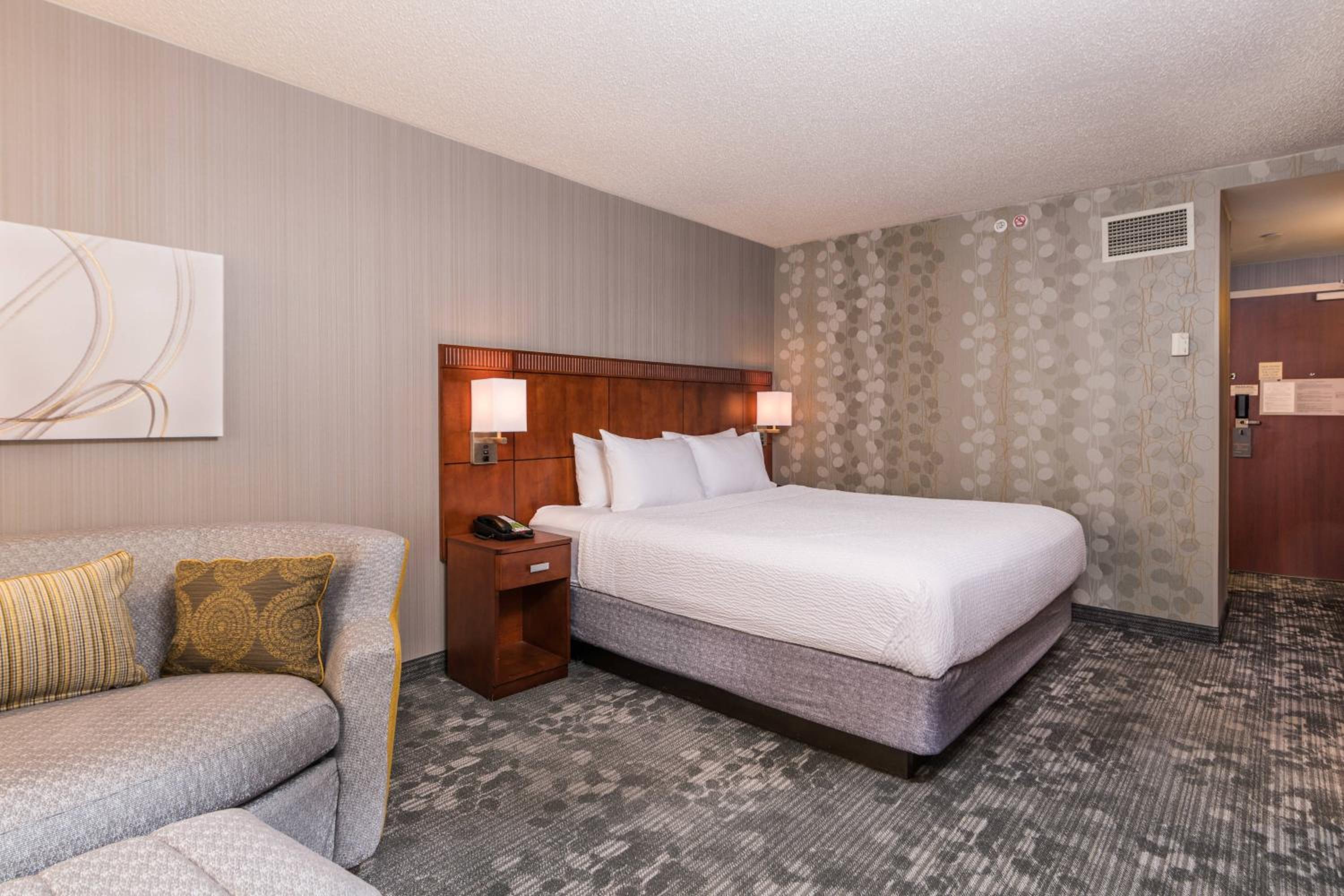King Room - Hearing Accessible - Photo 2