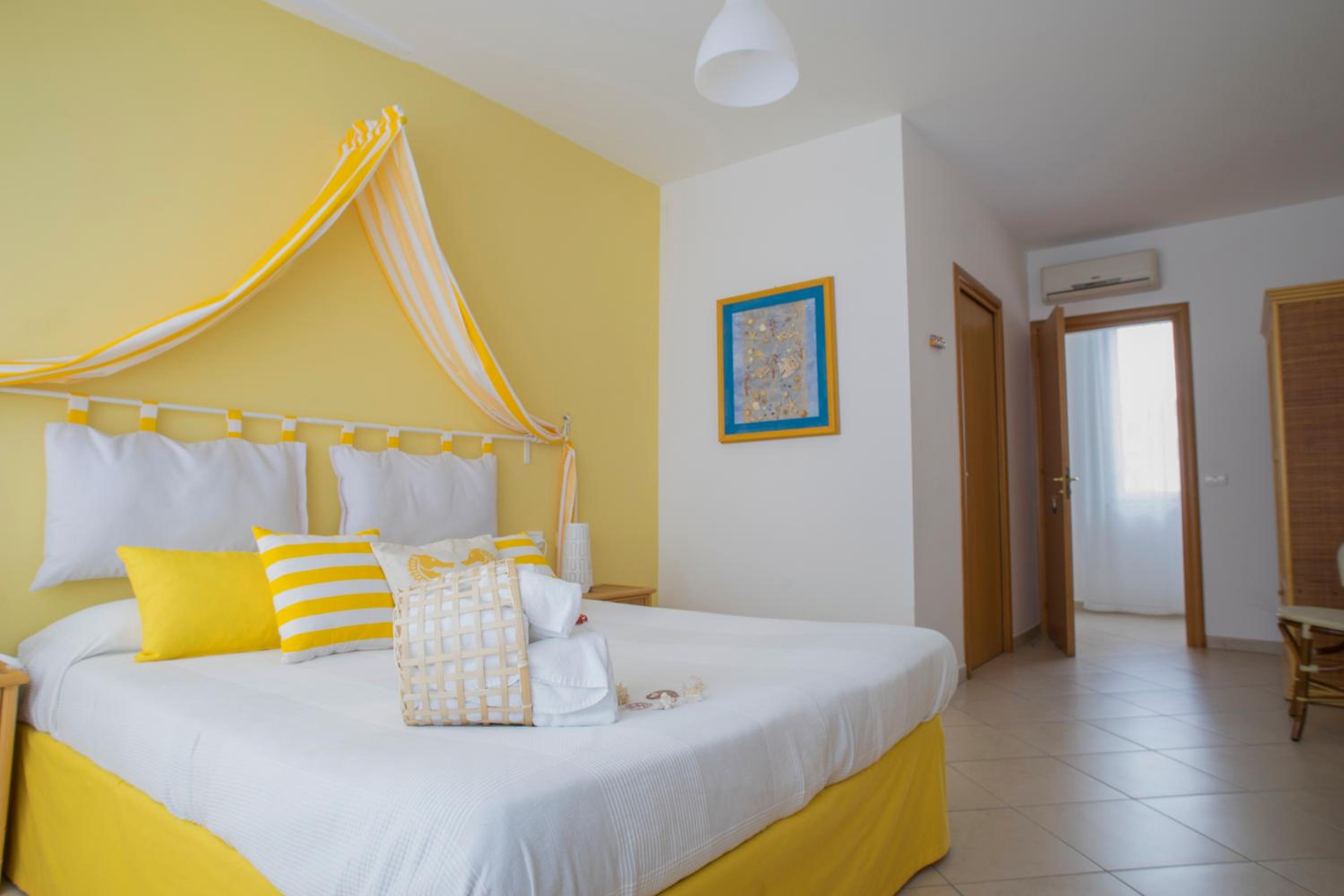 Double Room with Sea View photo 2
