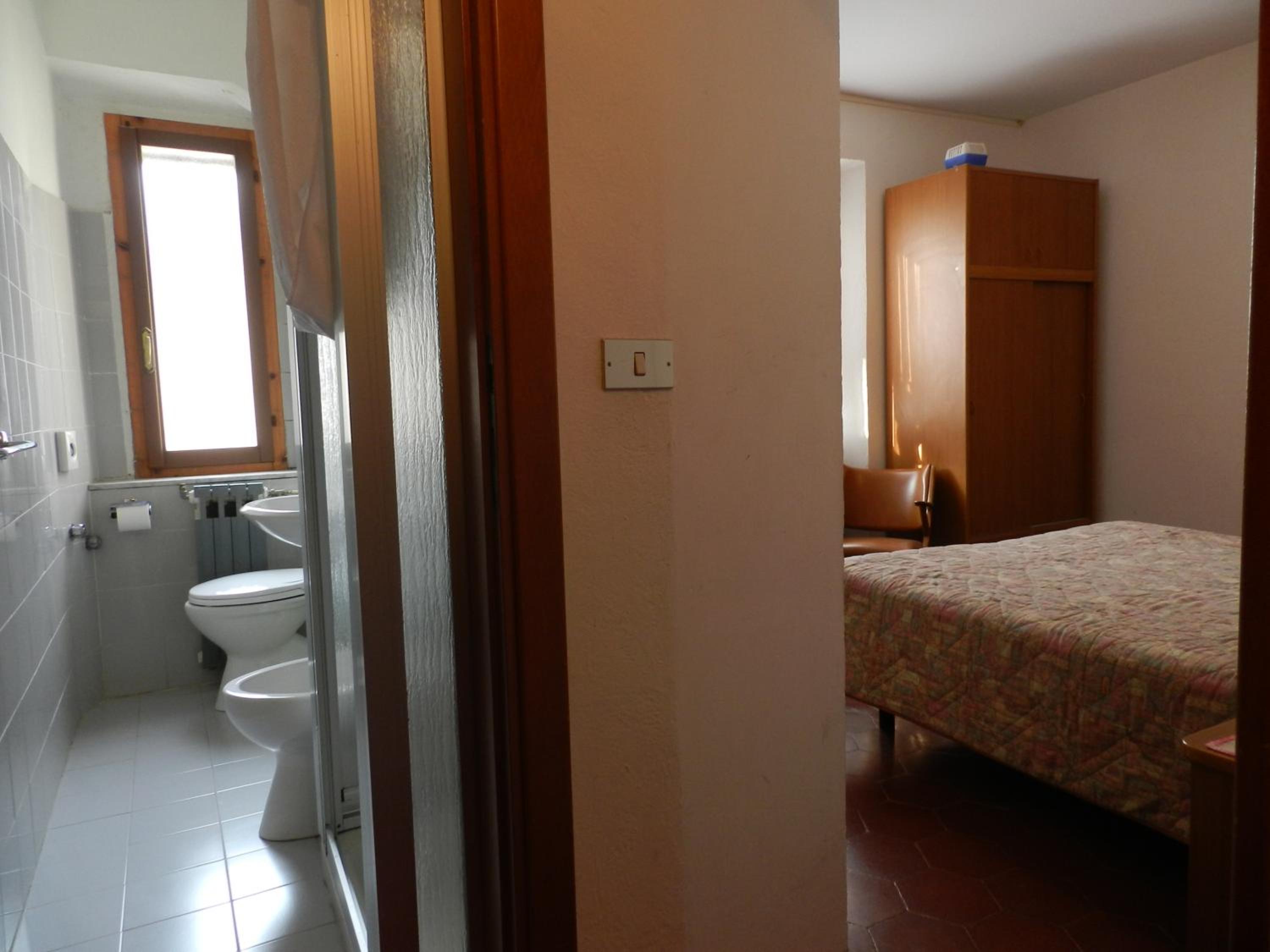 Double or Twin Room photo 2