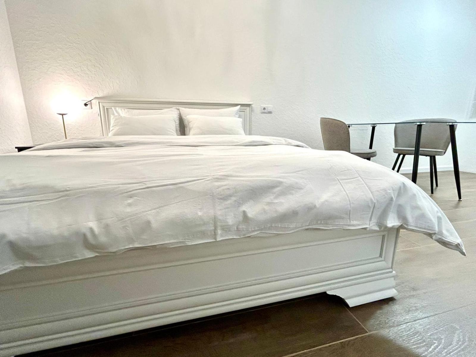 Queen Suite