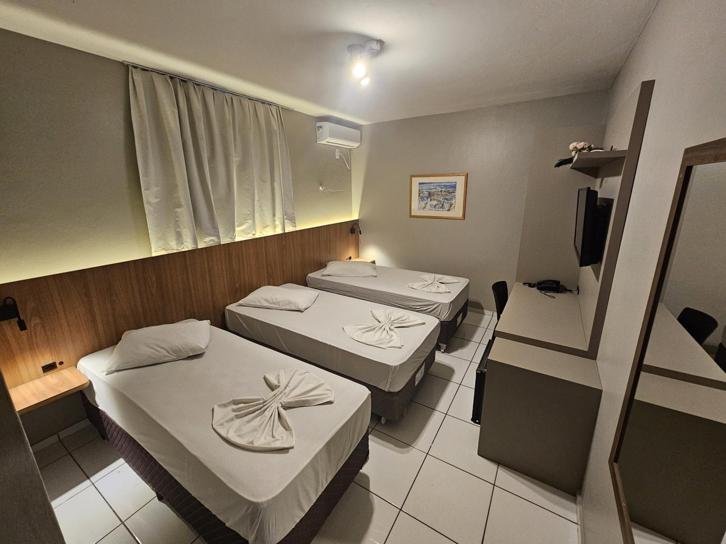 Basic Triple Room photo 2