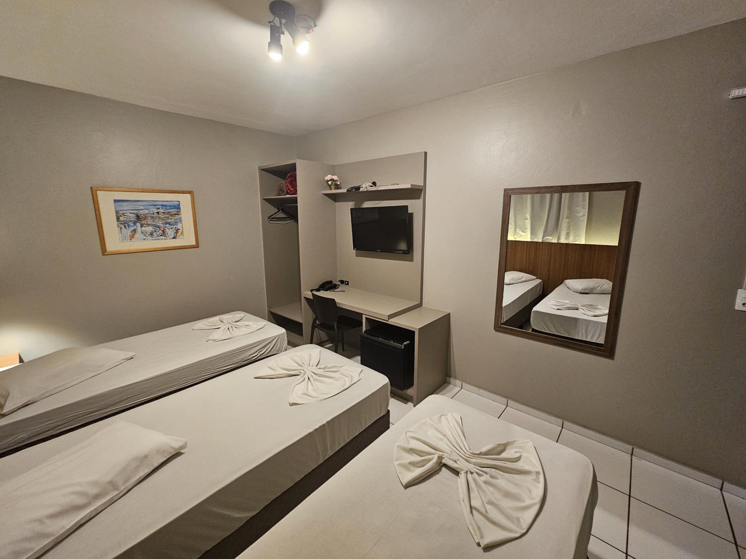 Basic Triple Room photo 1