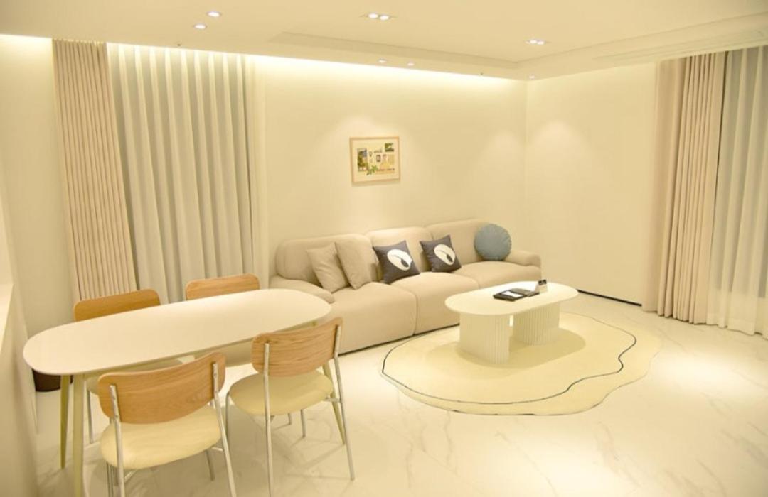 Superior Open Family Suite