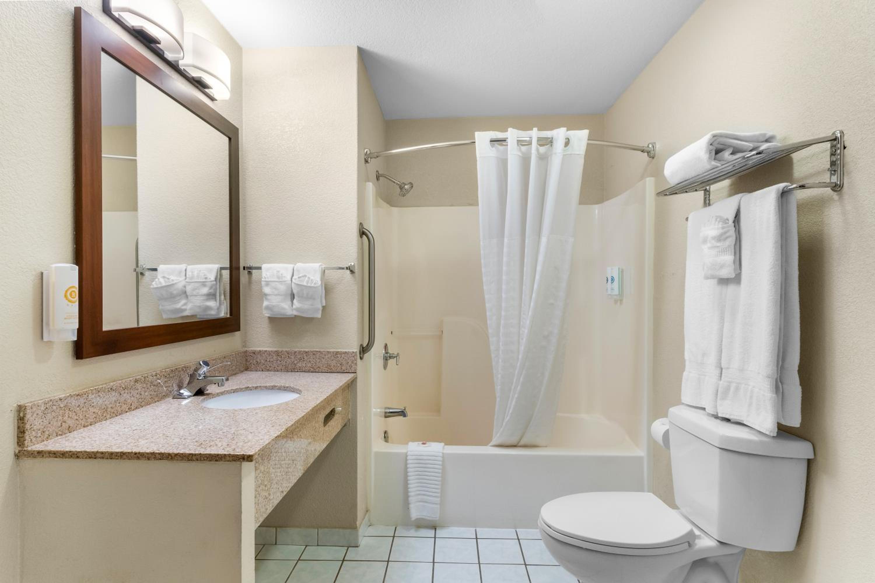 Superior King Suite - Accessible/Non-Smoking