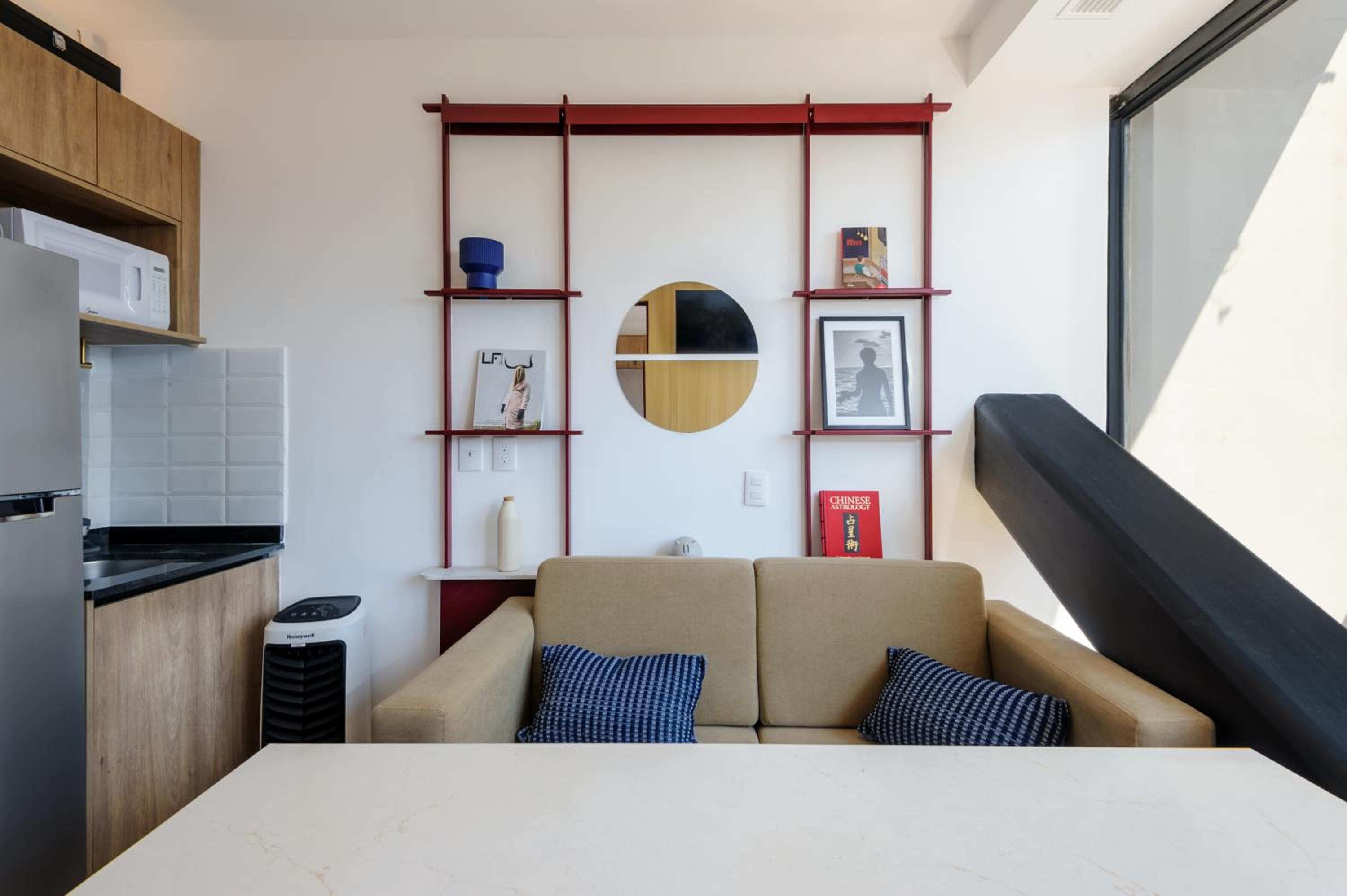 One-Bedroom Standard Apartment photo 1
