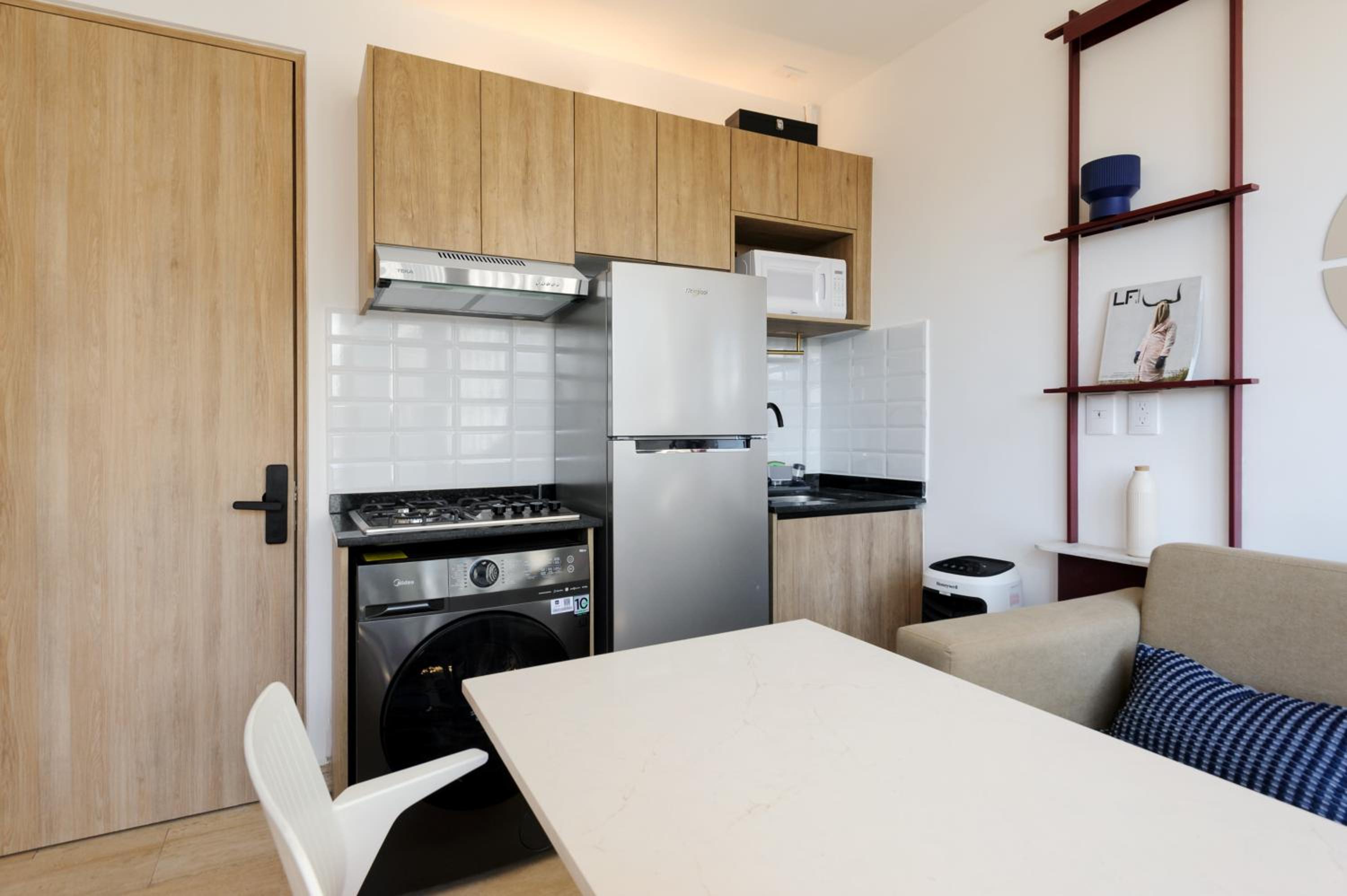 One-Bedroom Standard Apartment photo 2