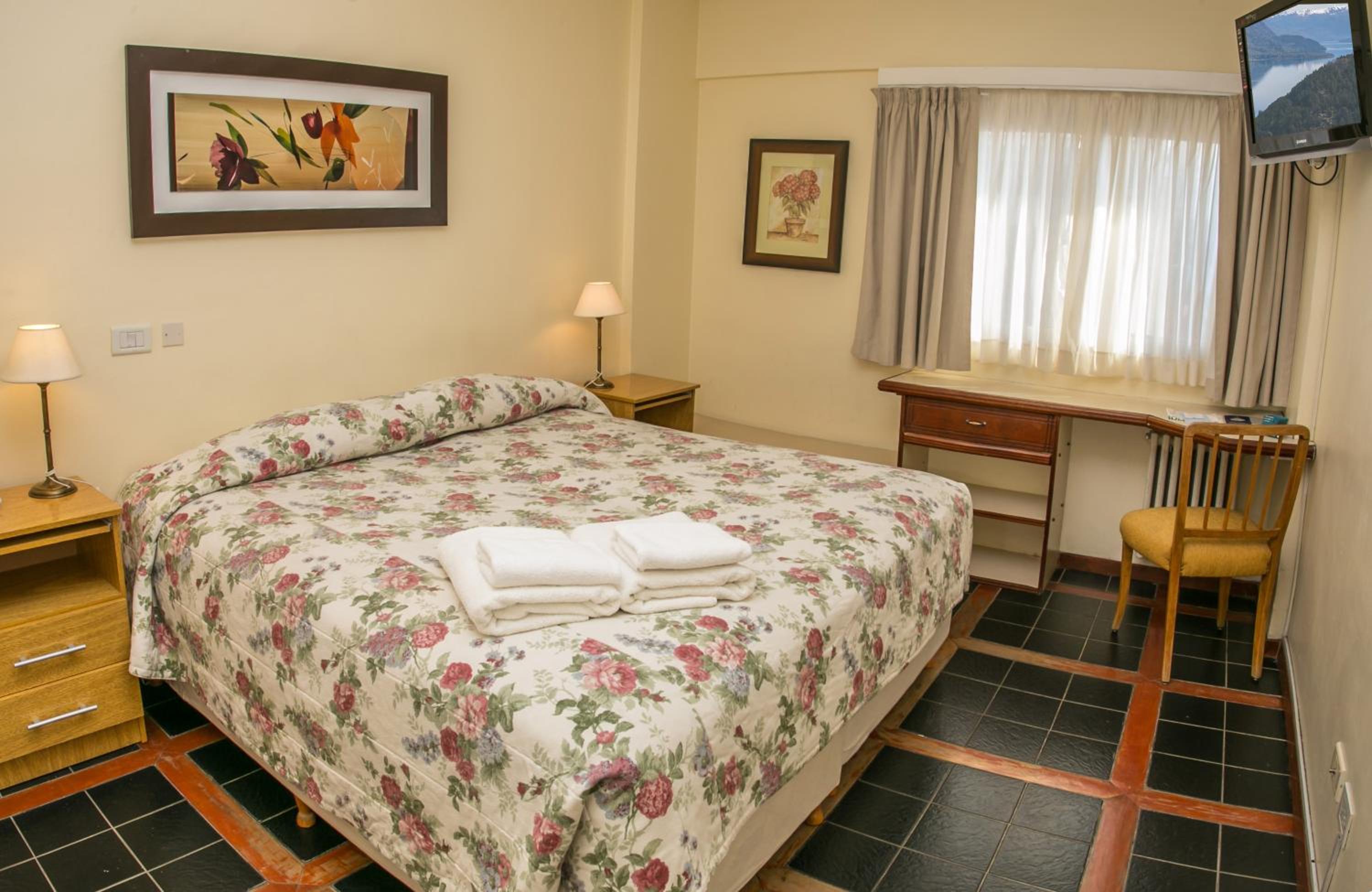 Double or Twin Room photo 2